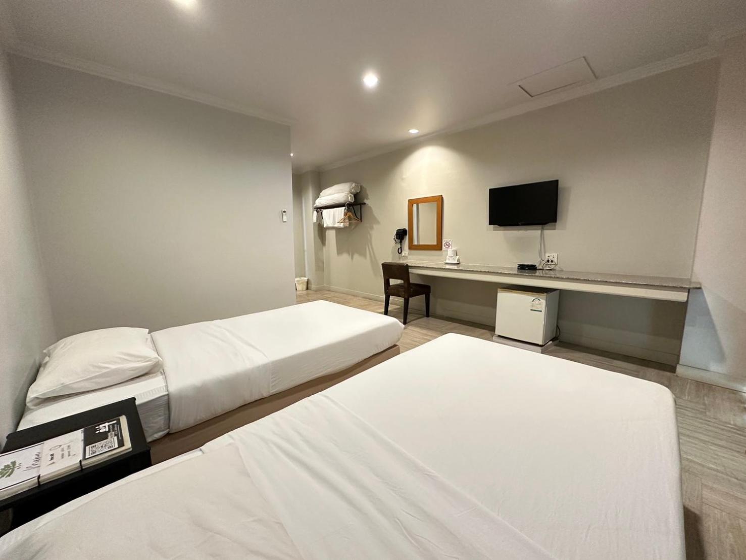 Economy Twin Room