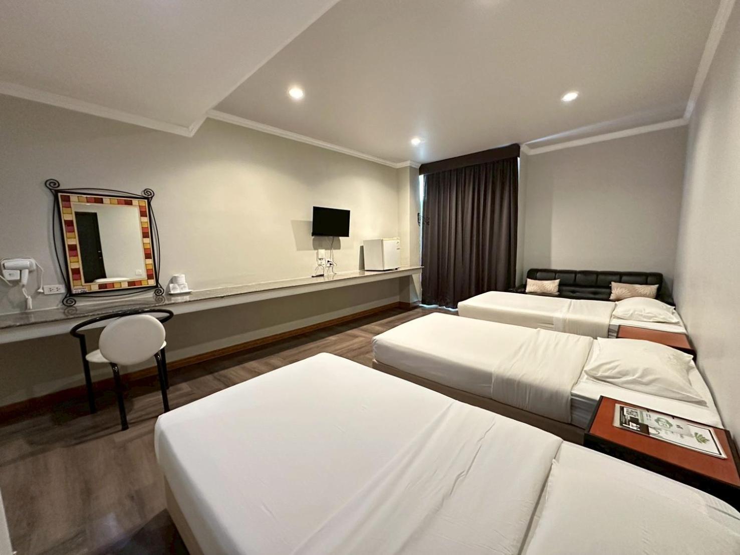 Triple Room