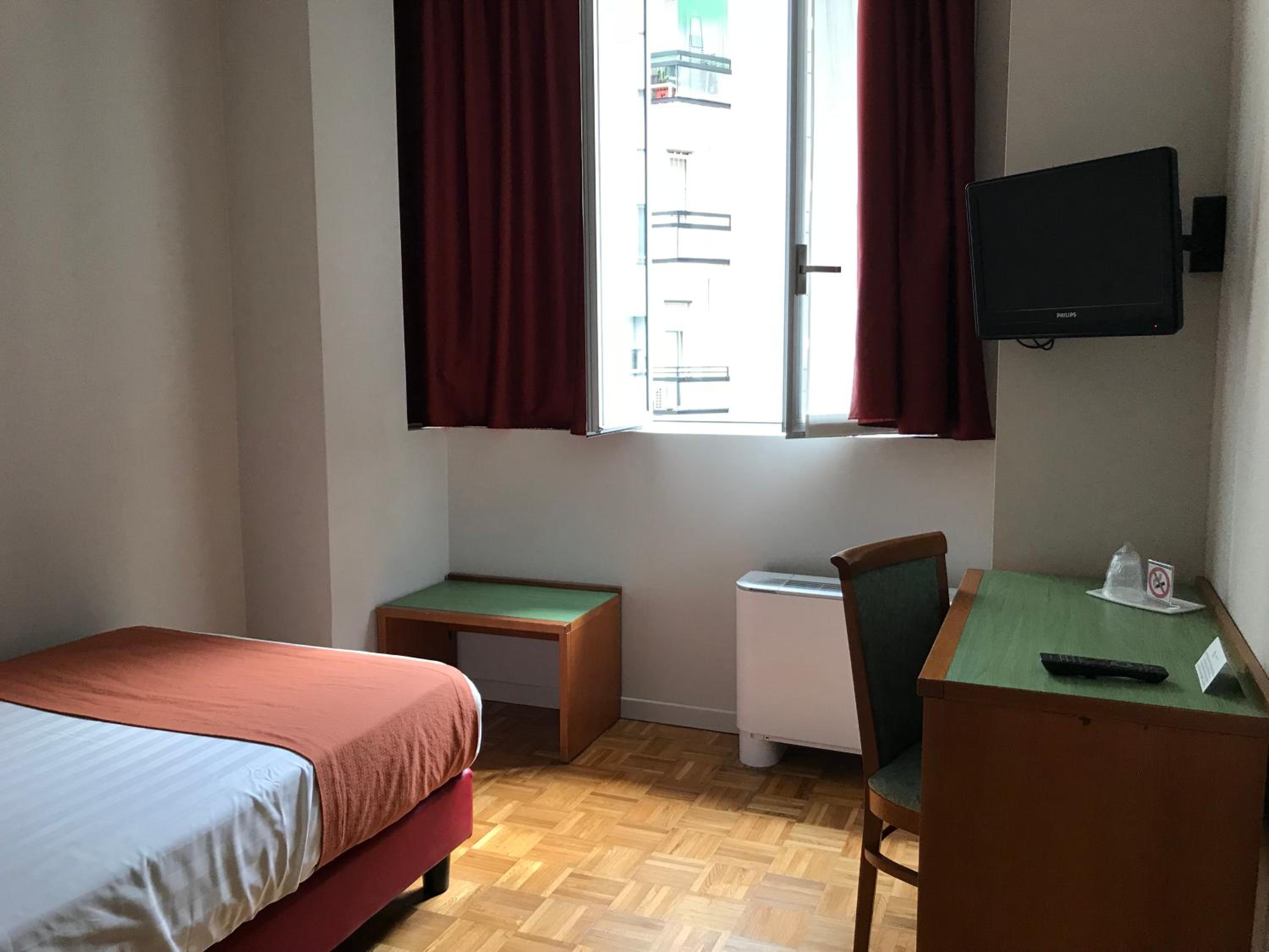 Single Room photo 2