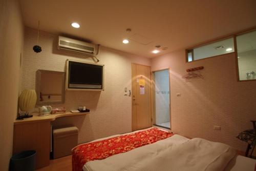 Standard Double Room No Window photo 2