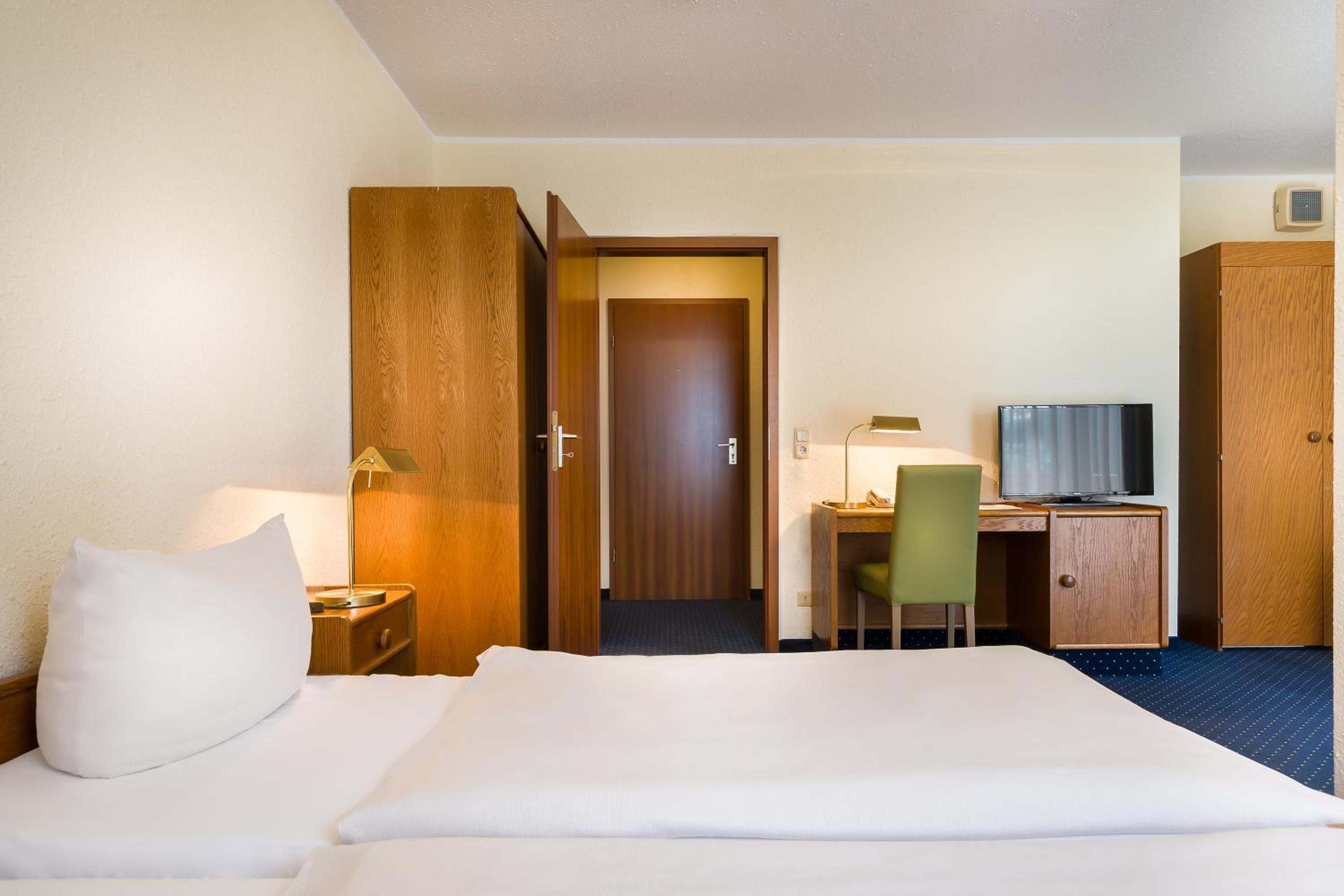 Double or Twin Room photo 2
