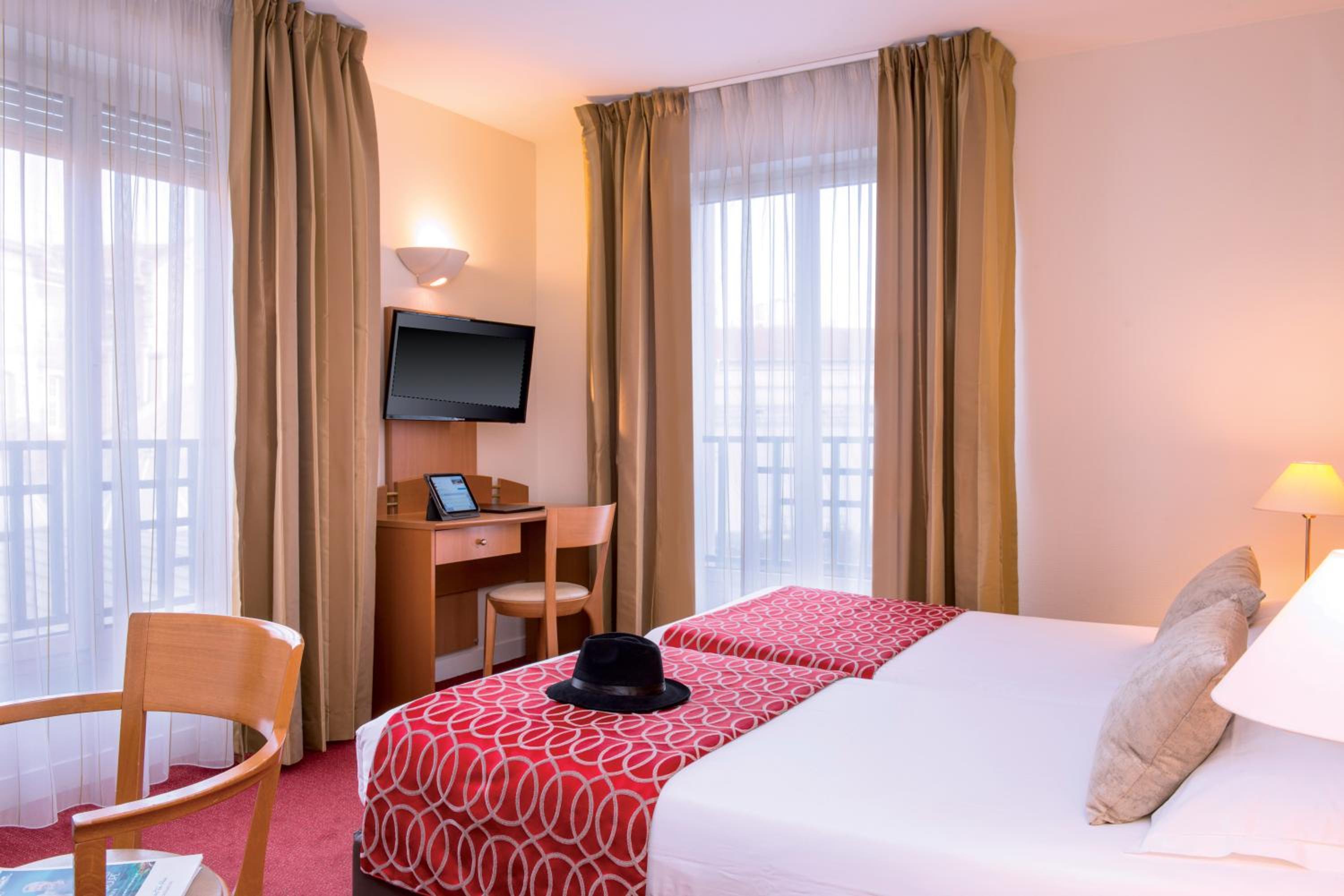 Double room single occupancy