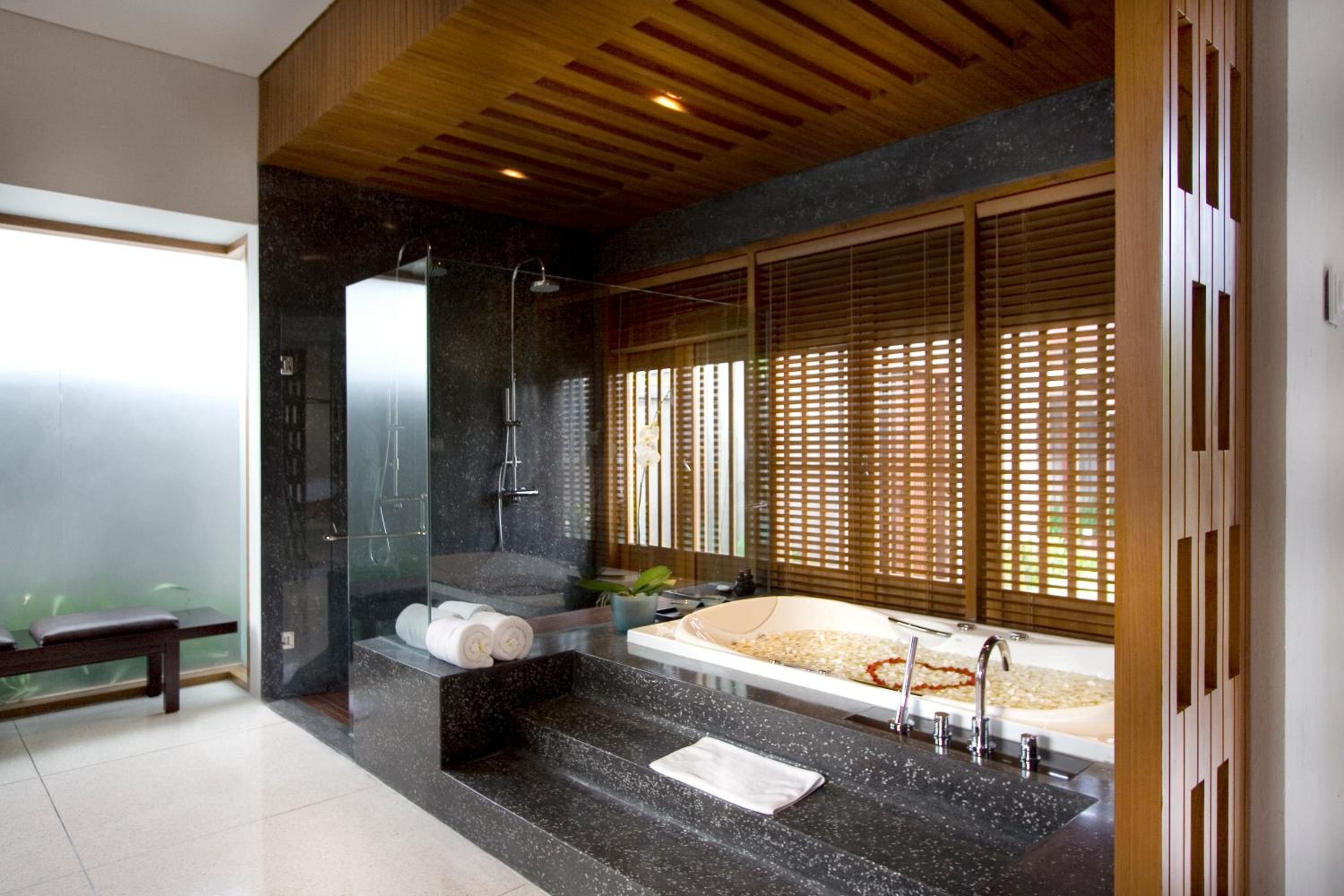 One-Bedroom Royal Courtyard Villa (Courtyard Villa - Independent Building across the street) - Photo 7