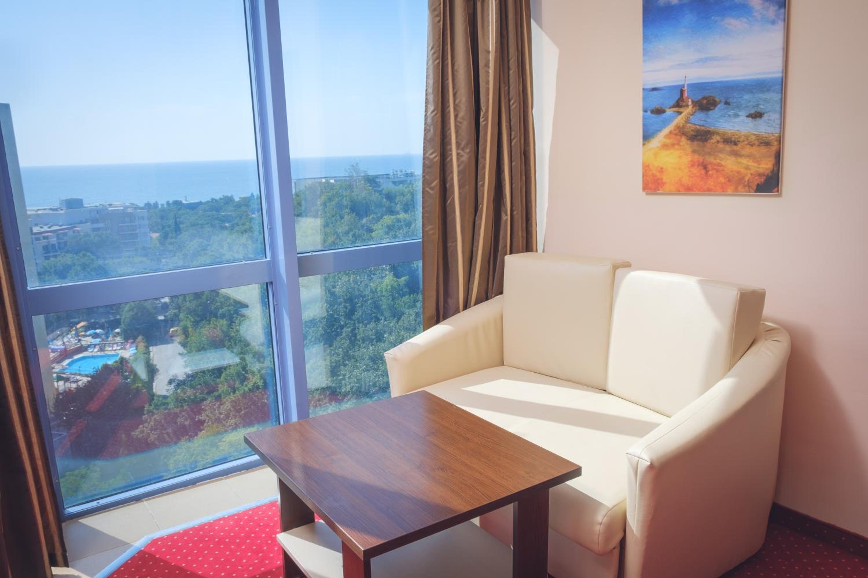 Superior Double Room with Park View photo 3