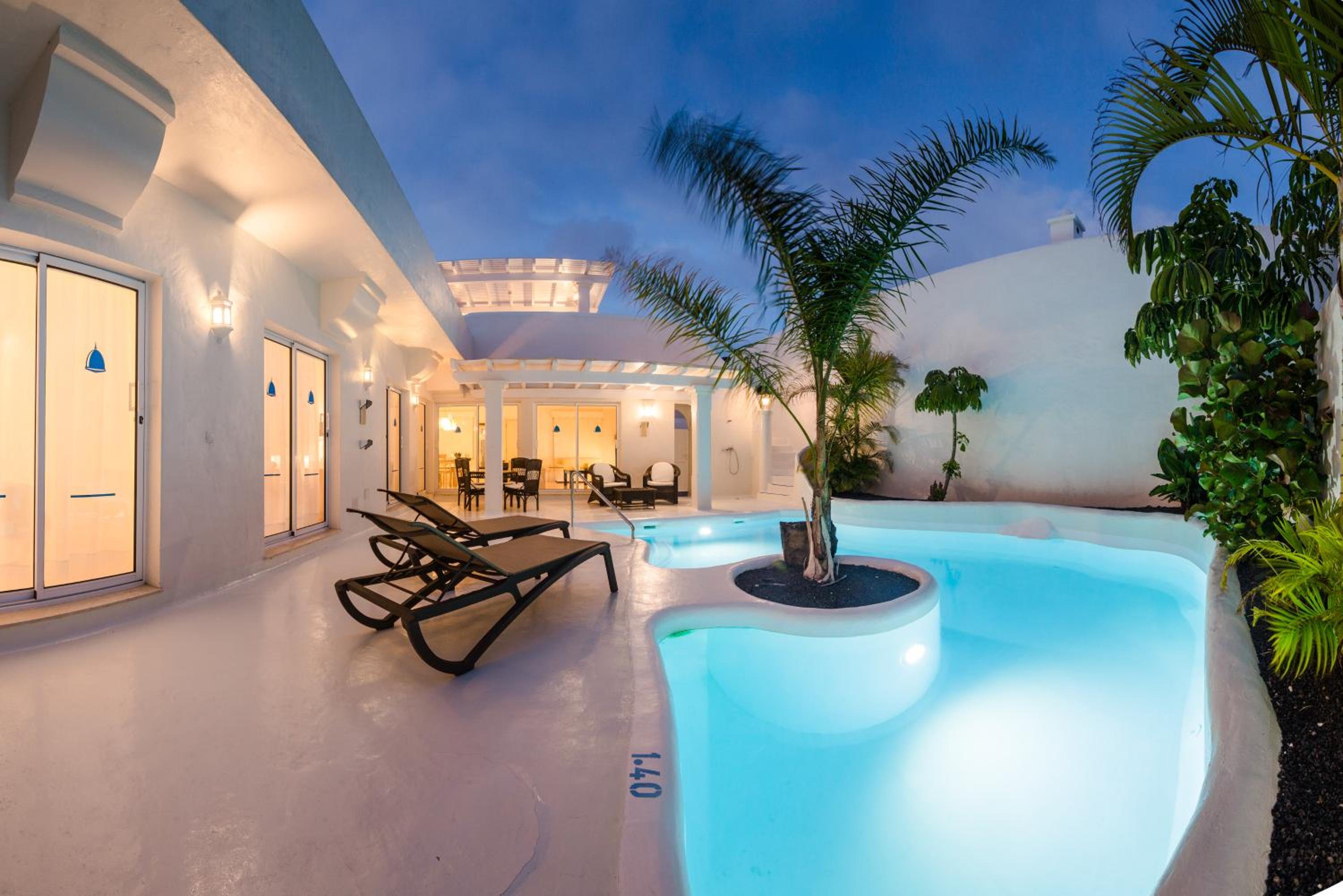 One-Bedroom Royal Villa photo 2