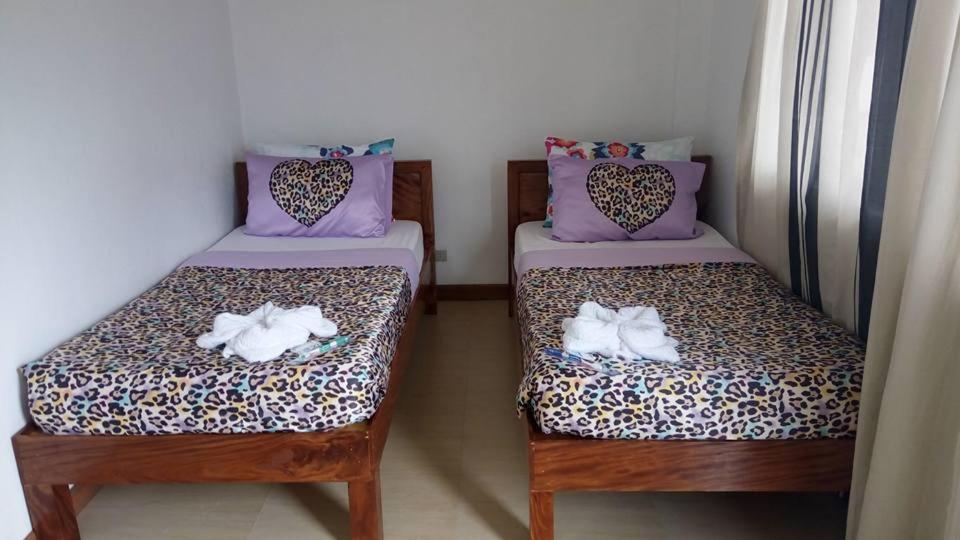 Twin Room with Private Bathroom - Photo 4