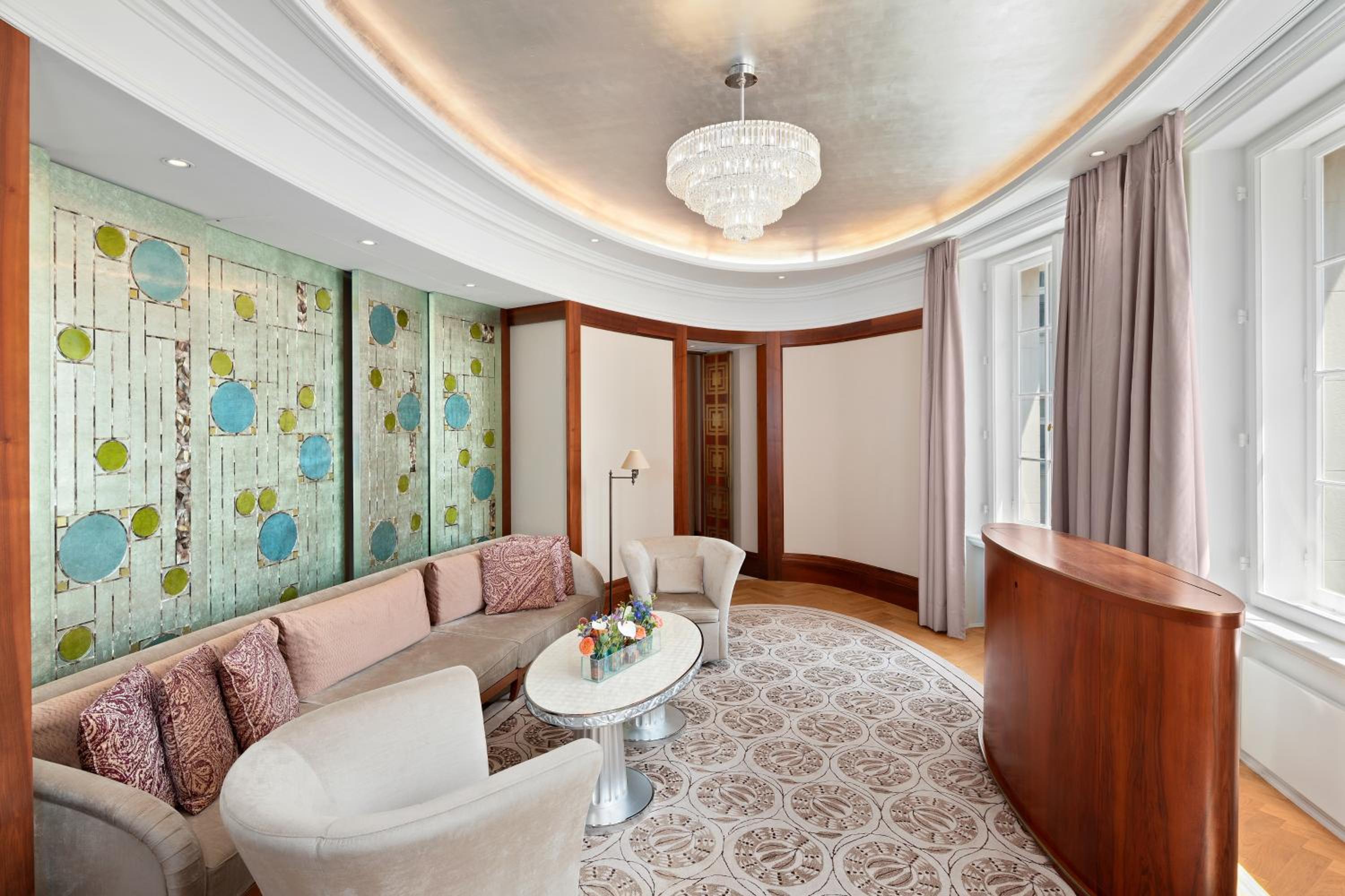 Diplomat Suite photo 2