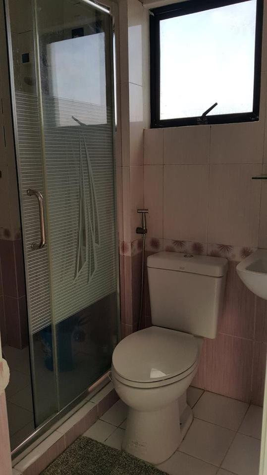 Twin Room with Private Bathroom - Photo 7