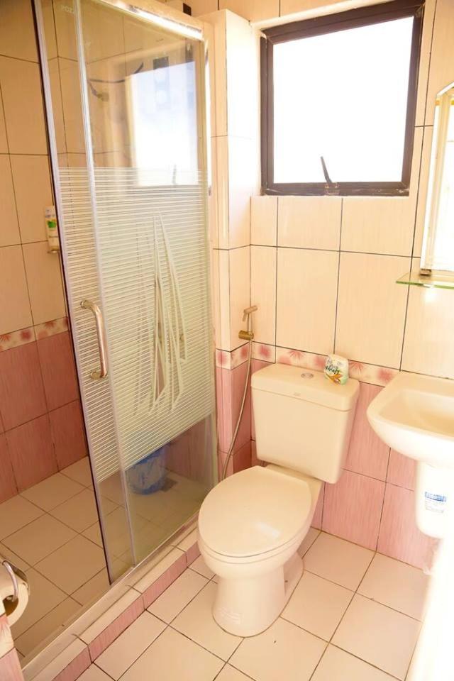 Twin Room with Private Bathroom - Photo 3