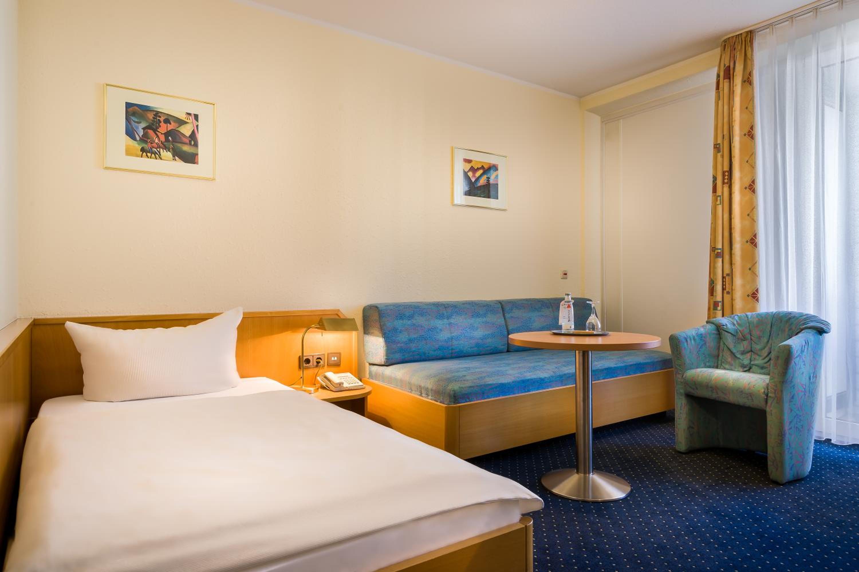 Single Room photo 1