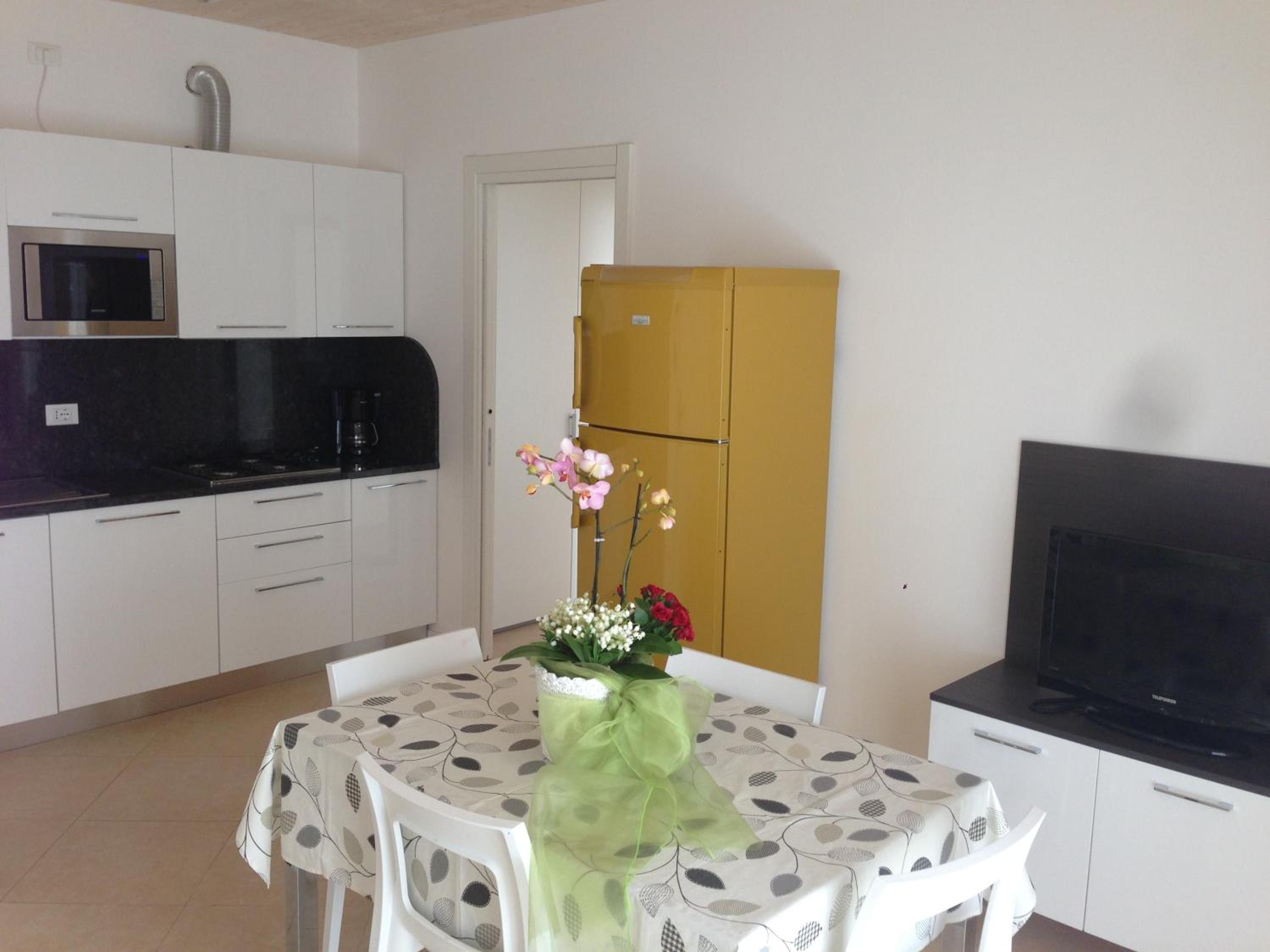 One-Bedroom Apartment - Photo 6
