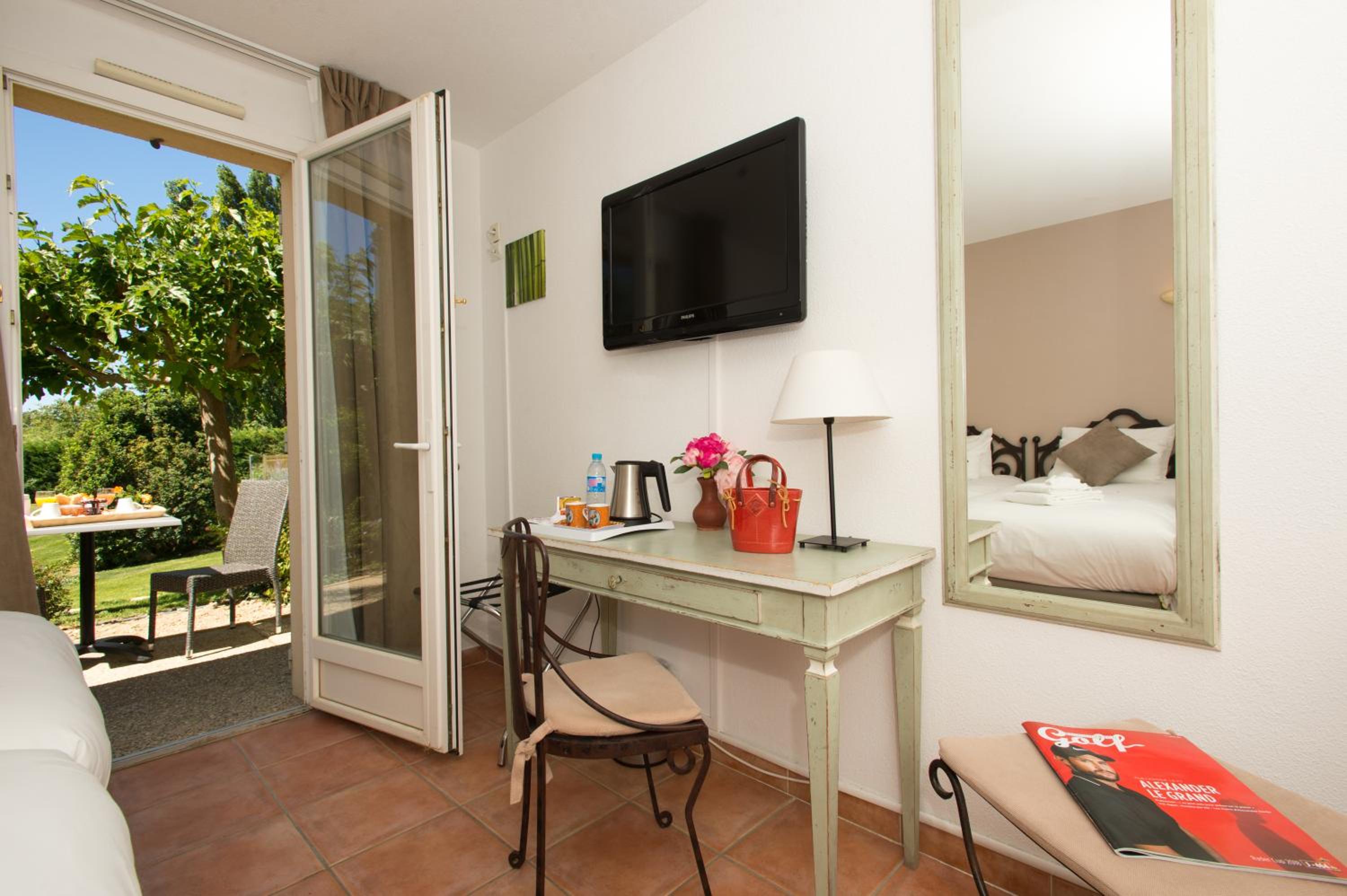 Prestige Twin Room - Photo 2