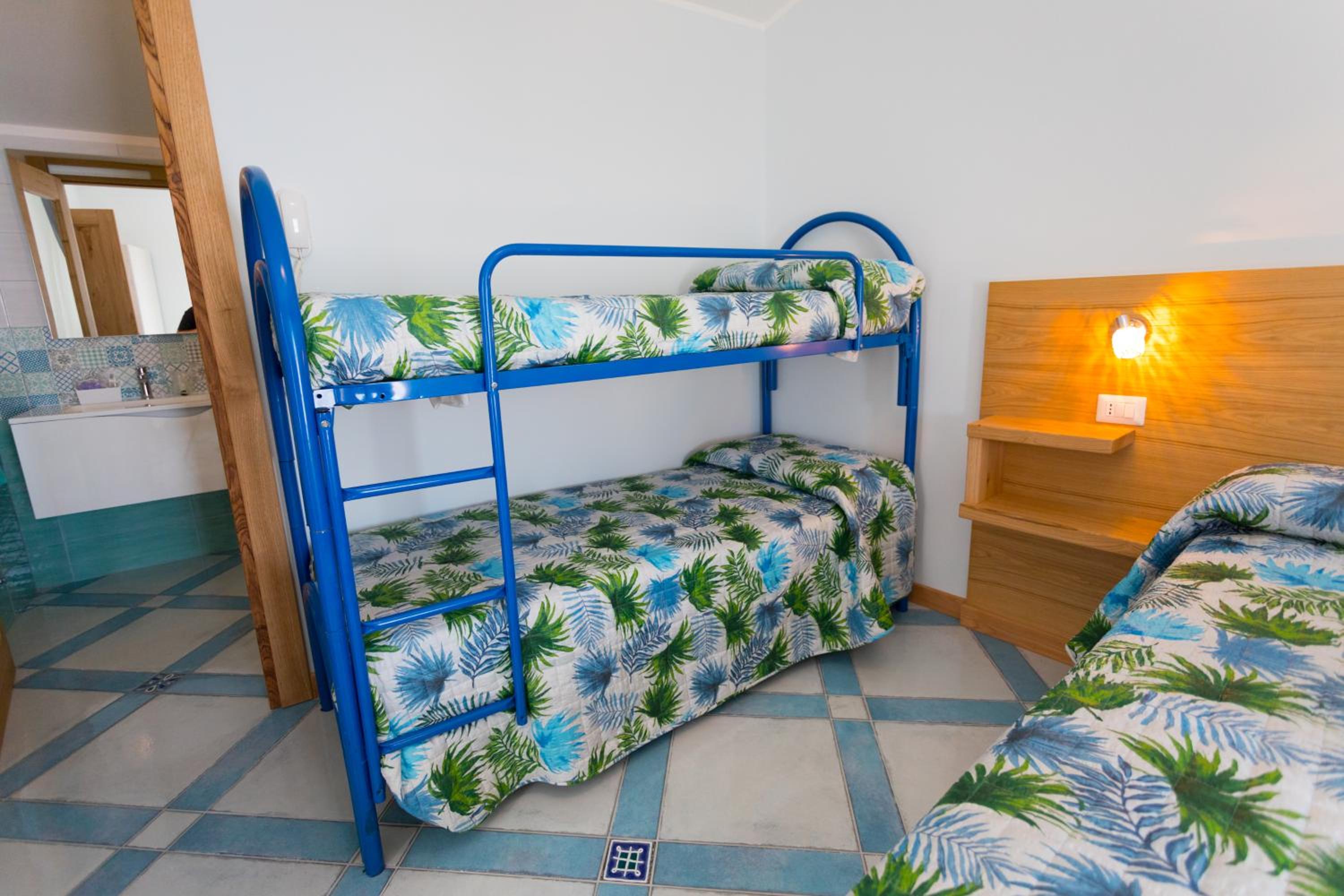 Quadruple Room with Sea View