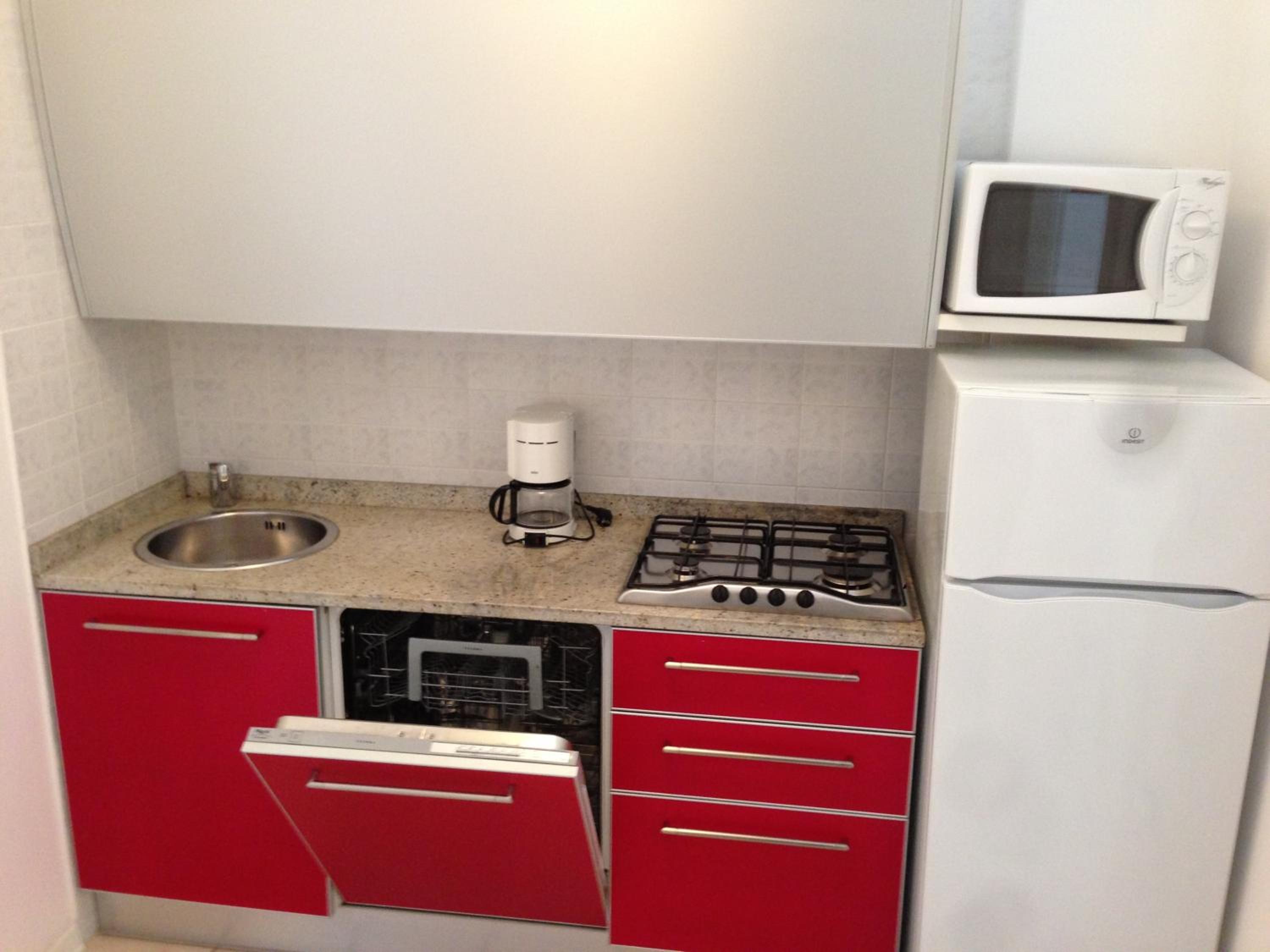 Apartment (3 Adults + 1 Child) - Photo 9