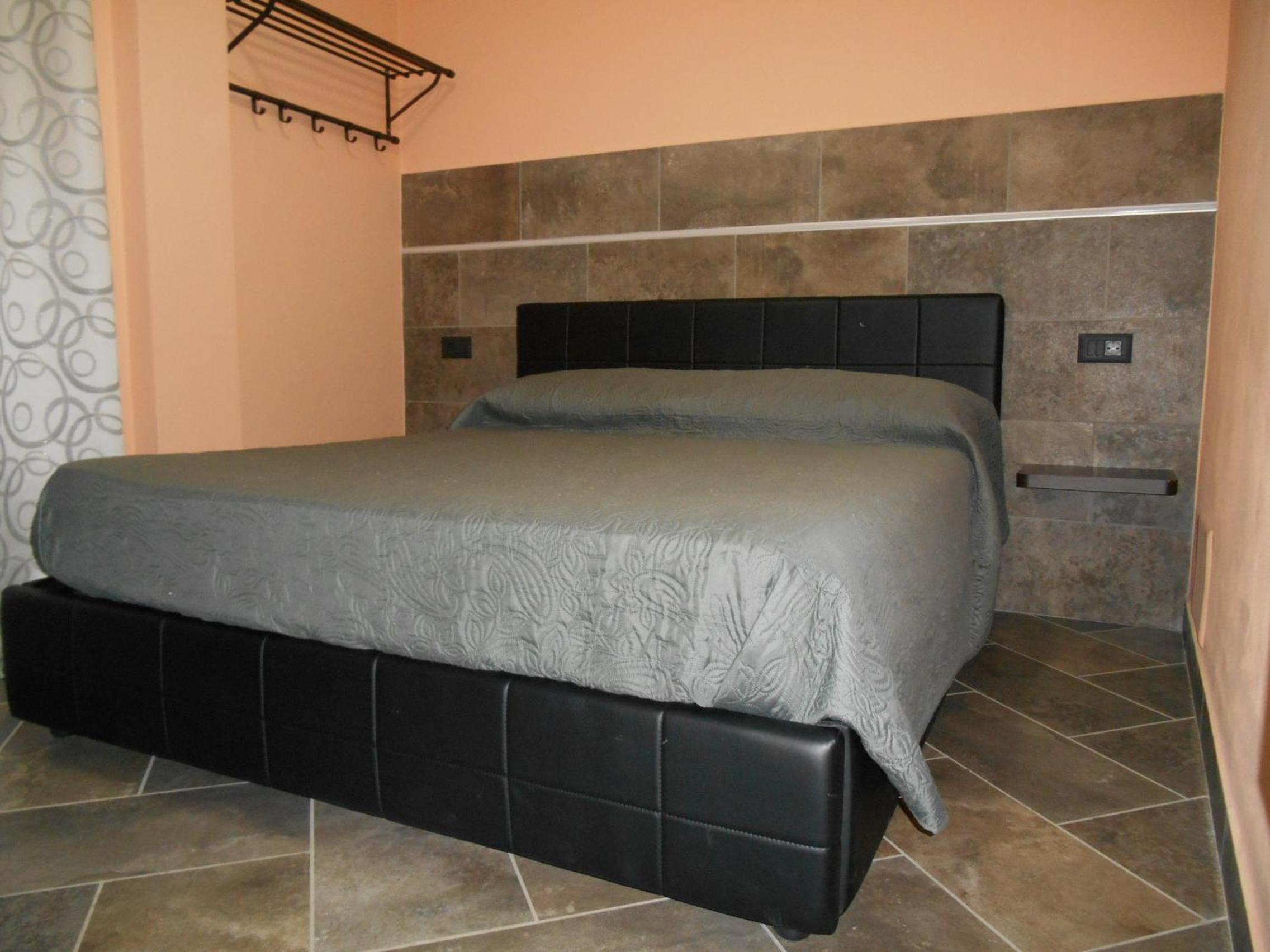 Double Room - Photo 4