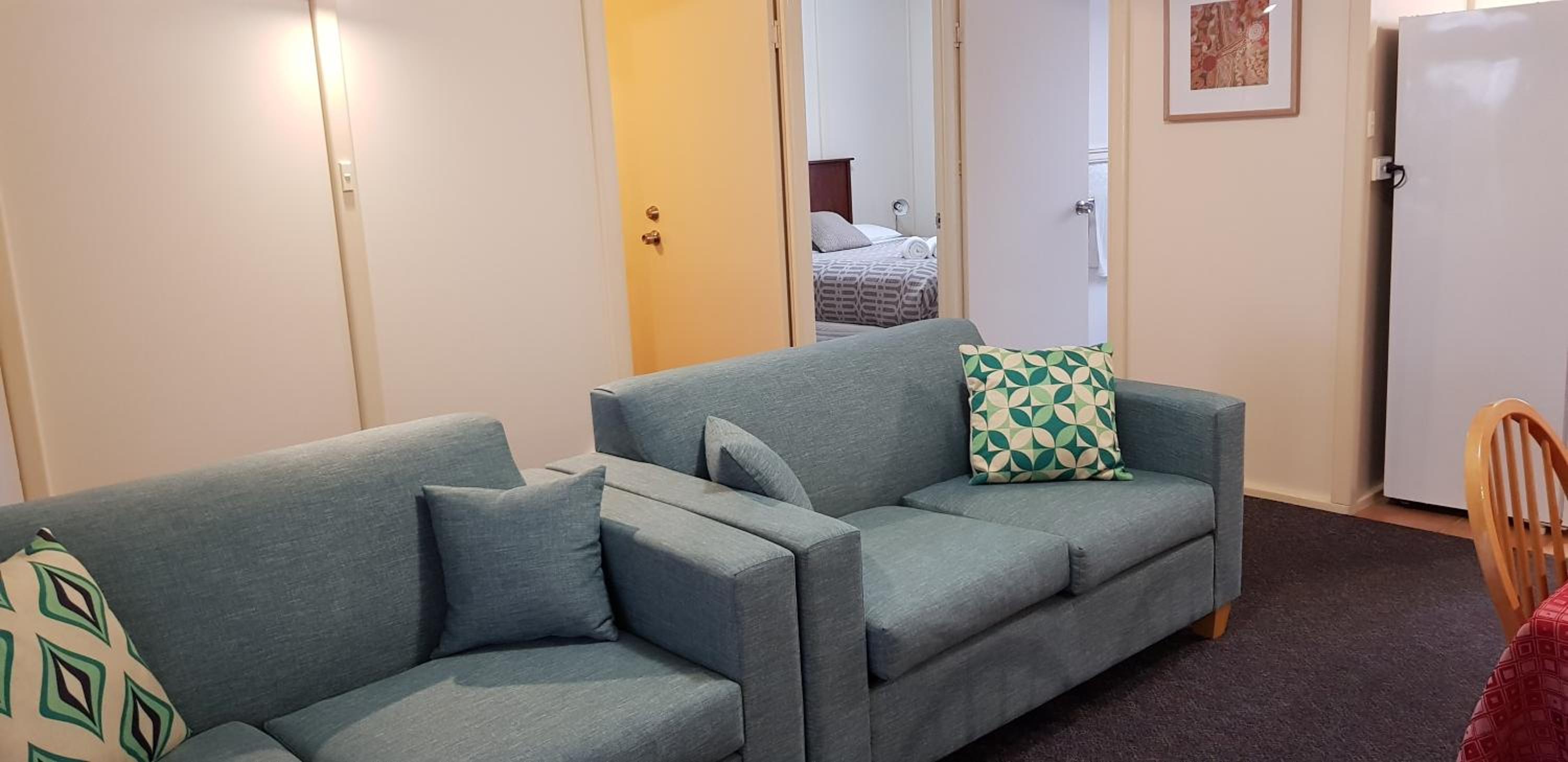 Deluxe Three-Bedroom Apartment photo 2