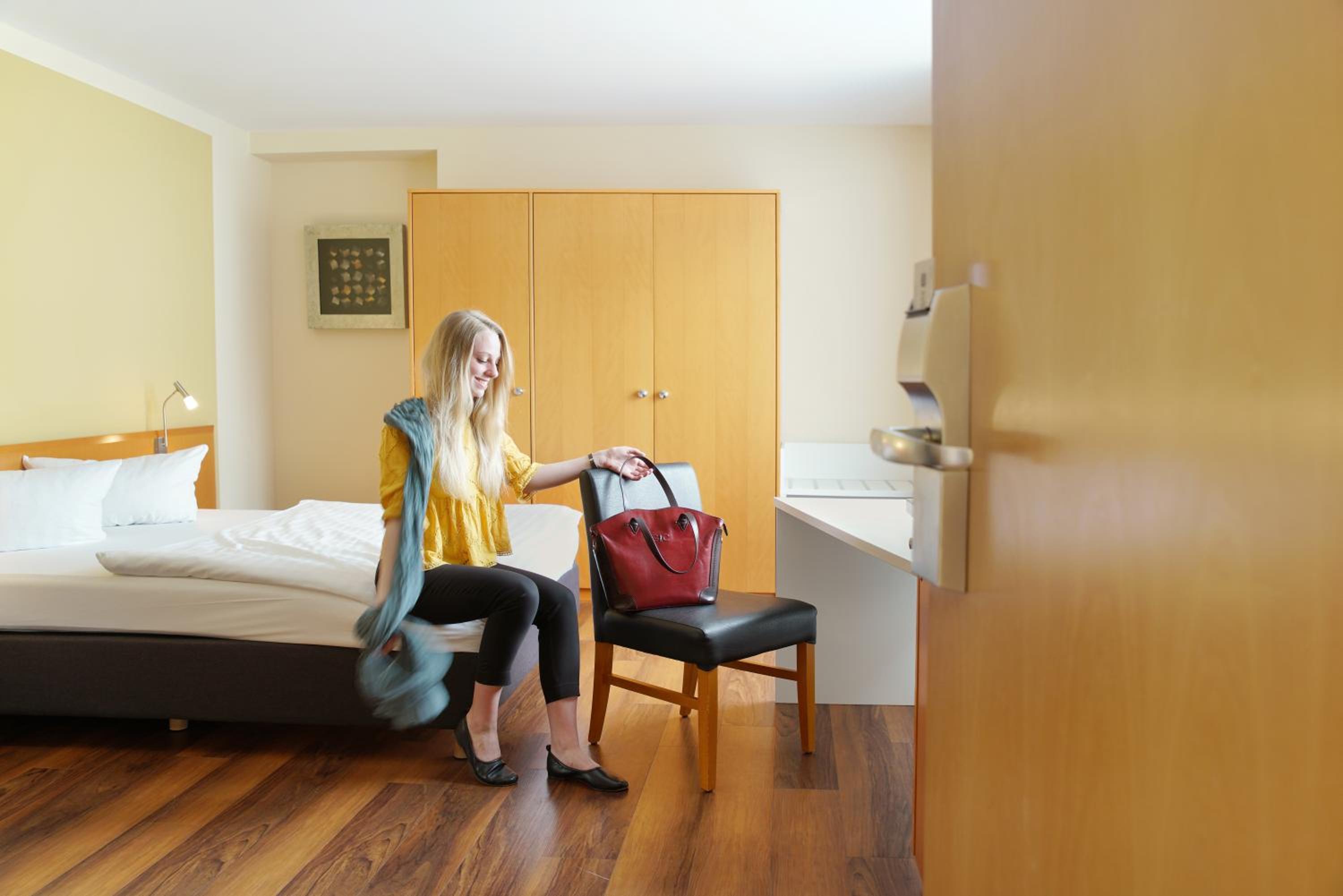 Business Queen Room - Photo 2