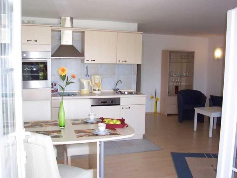 One-Bedroom Apartment with Terrace photo 2