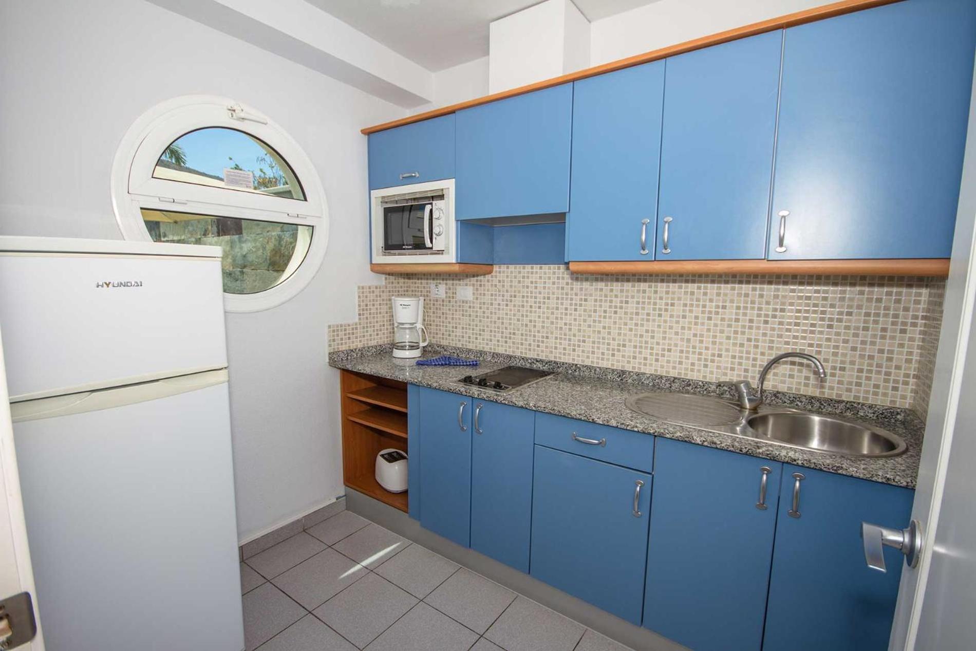 Premier One-Bedroom Apartment Terrace with Hot Tub (2 Adults) - Photo 3