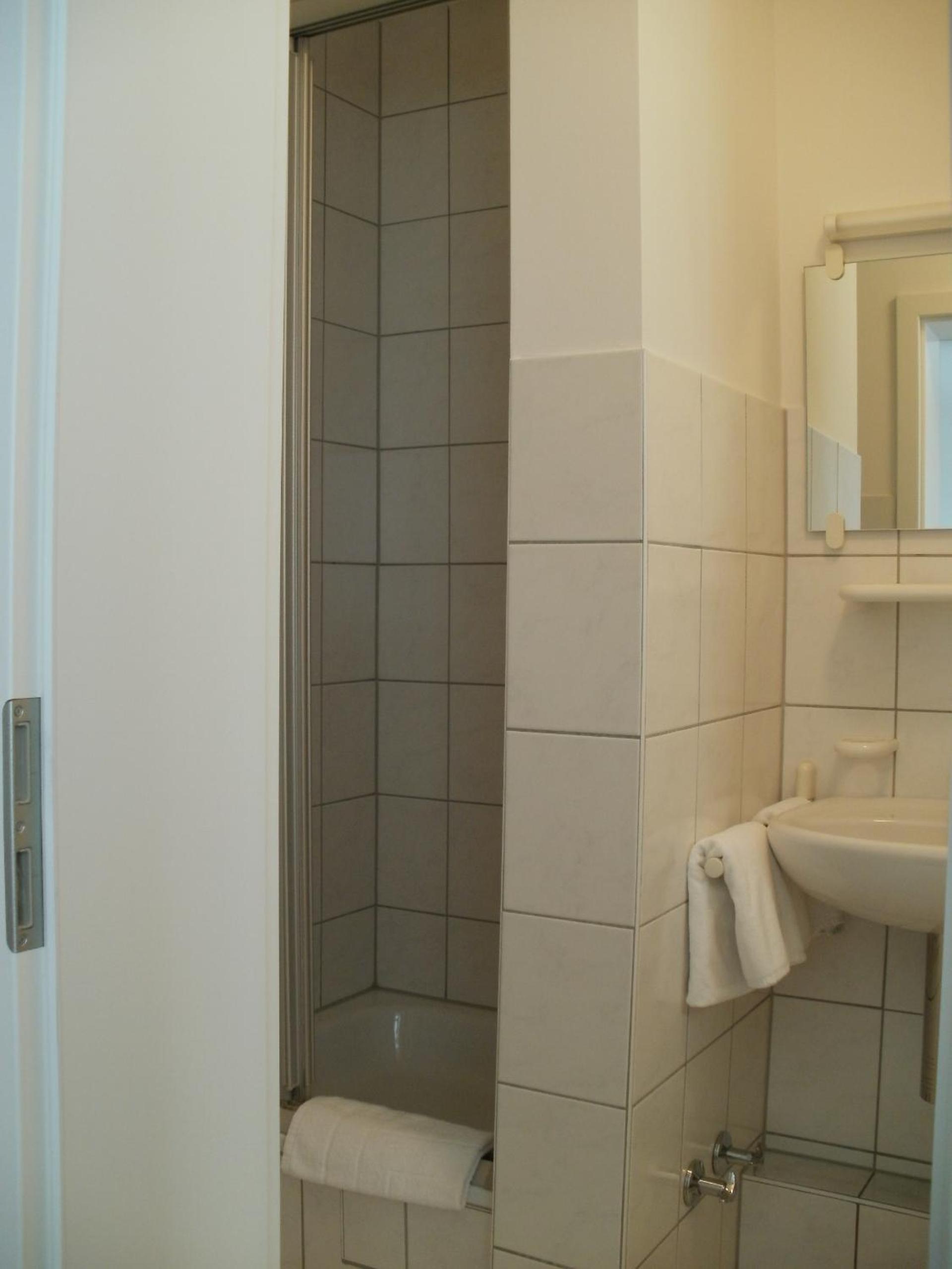 Double Room - Photo 6