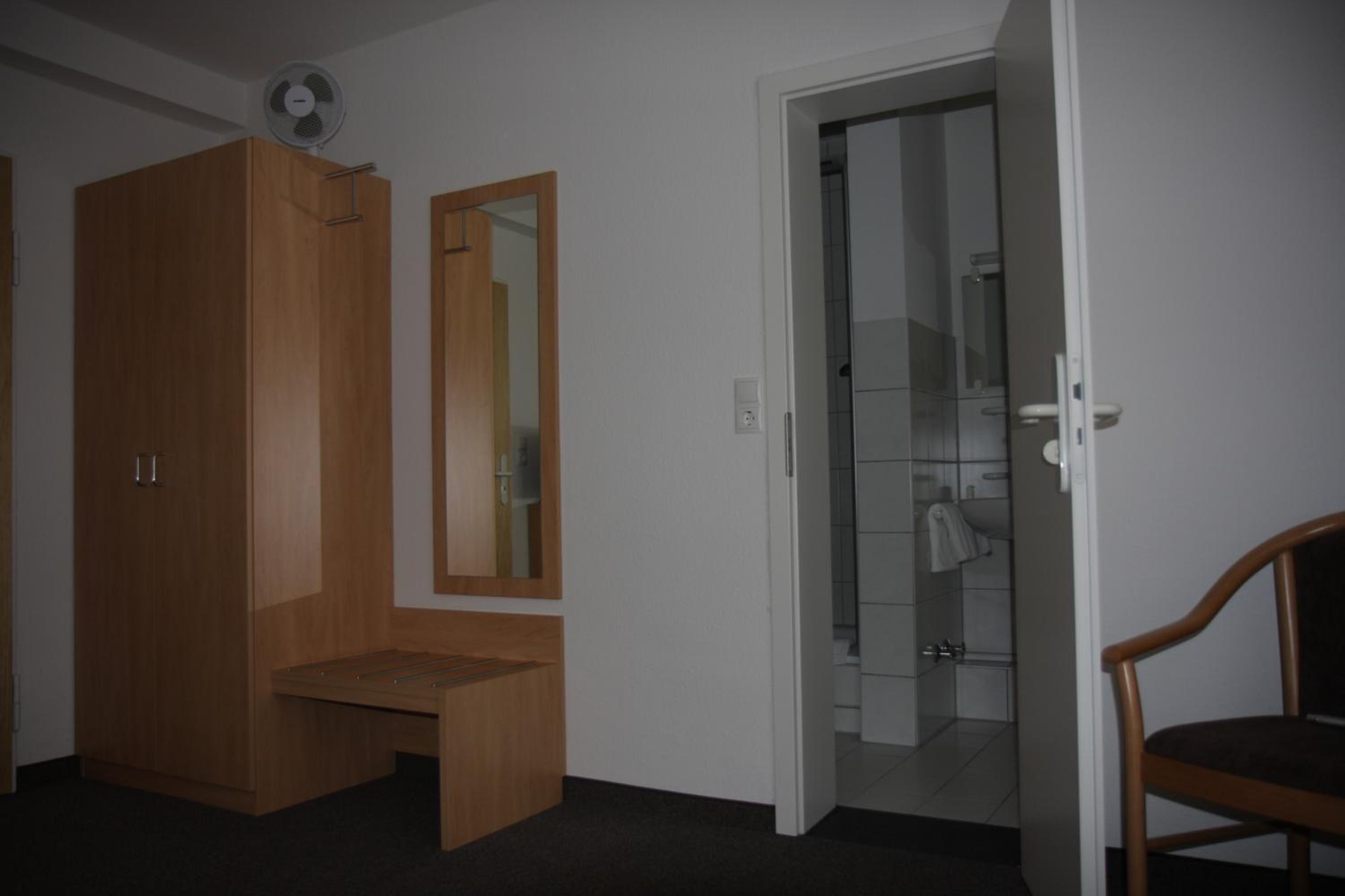 Double Room - Photo 7