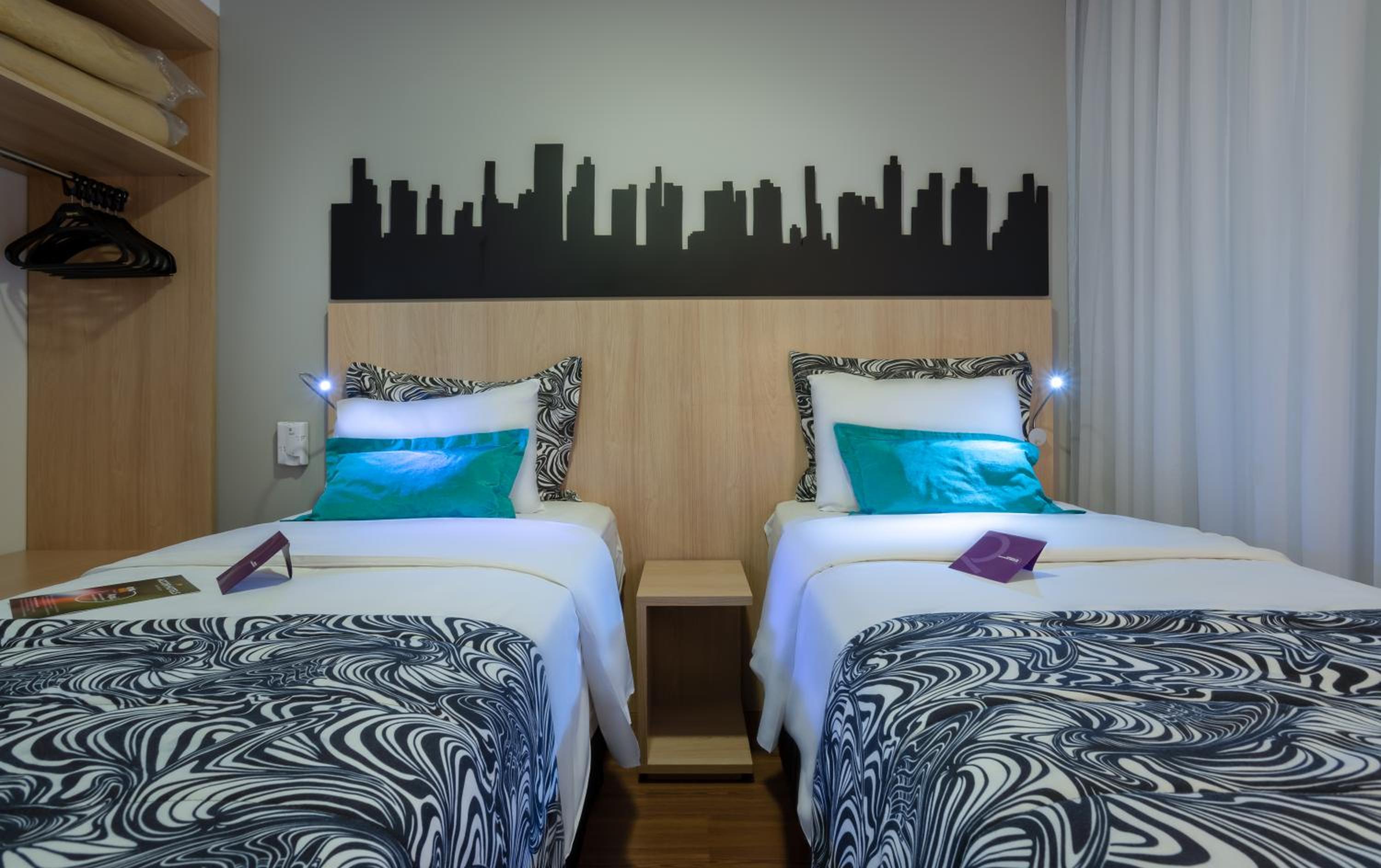 Standard Room with Two Single Beds thumbnail 5