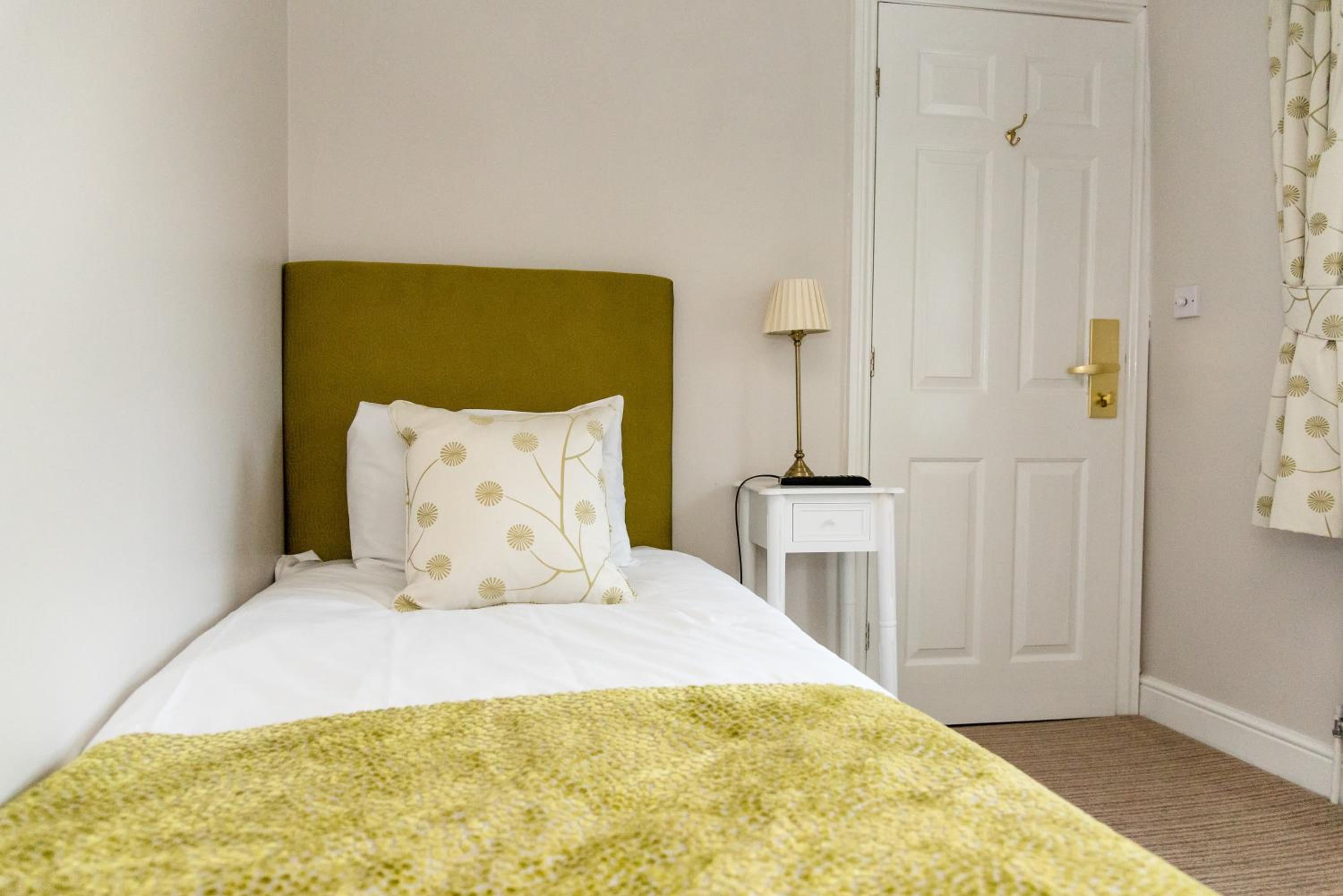 Standard Single Room photo 2