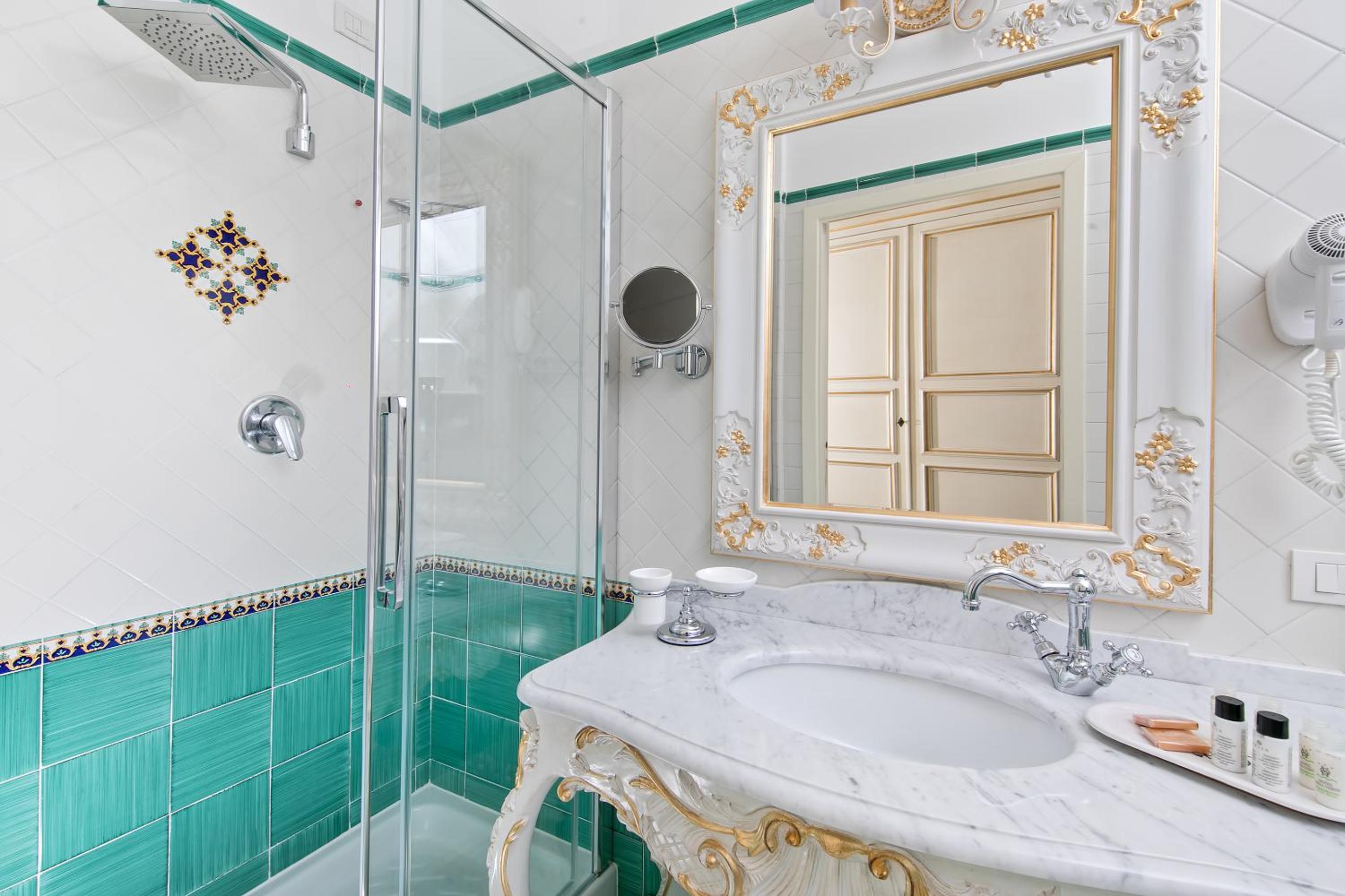 Deluxe Double Room with Terrace and Sea View - Photo 15