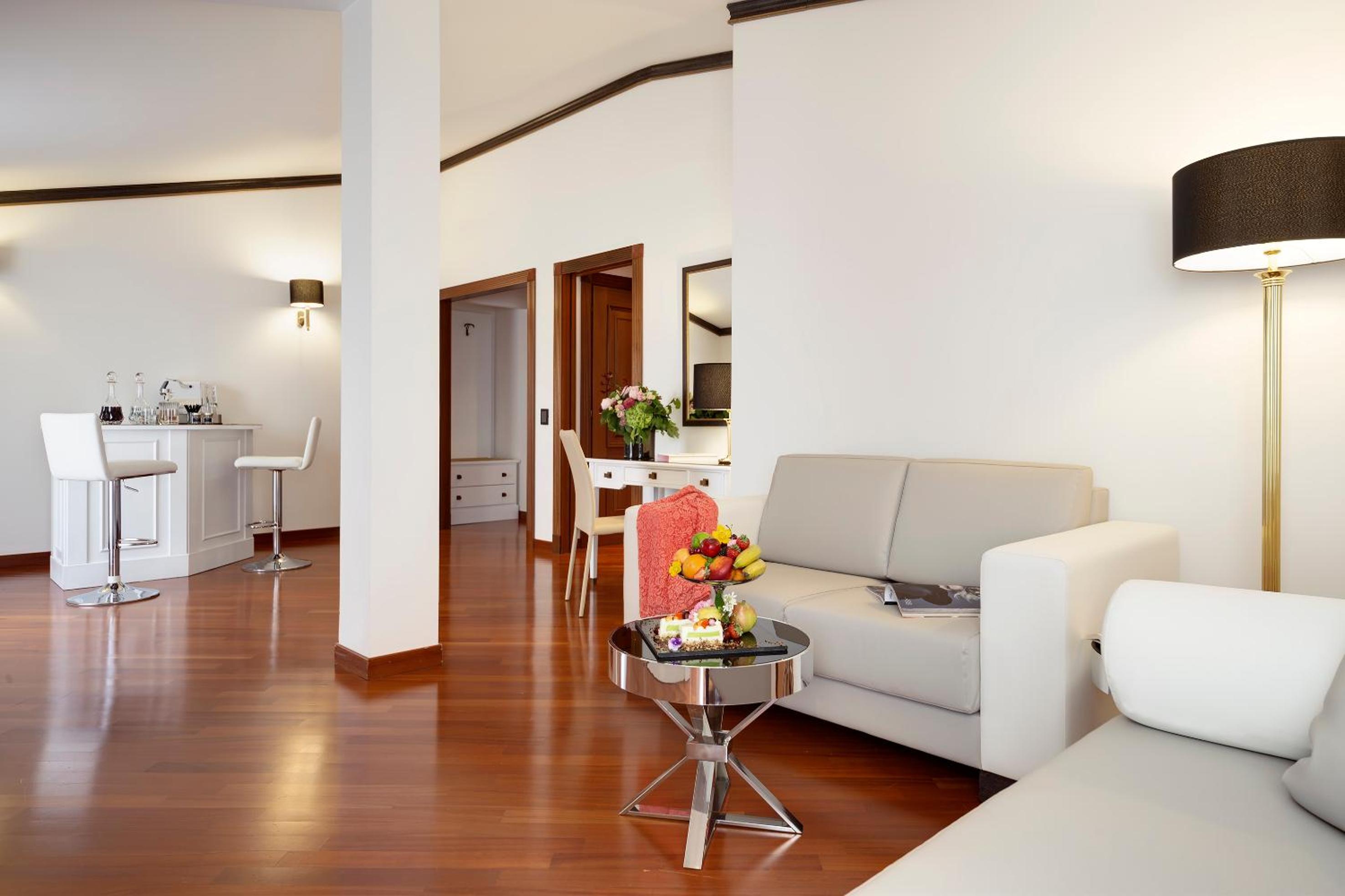 The Level Ambassador Suite and Lounge Access