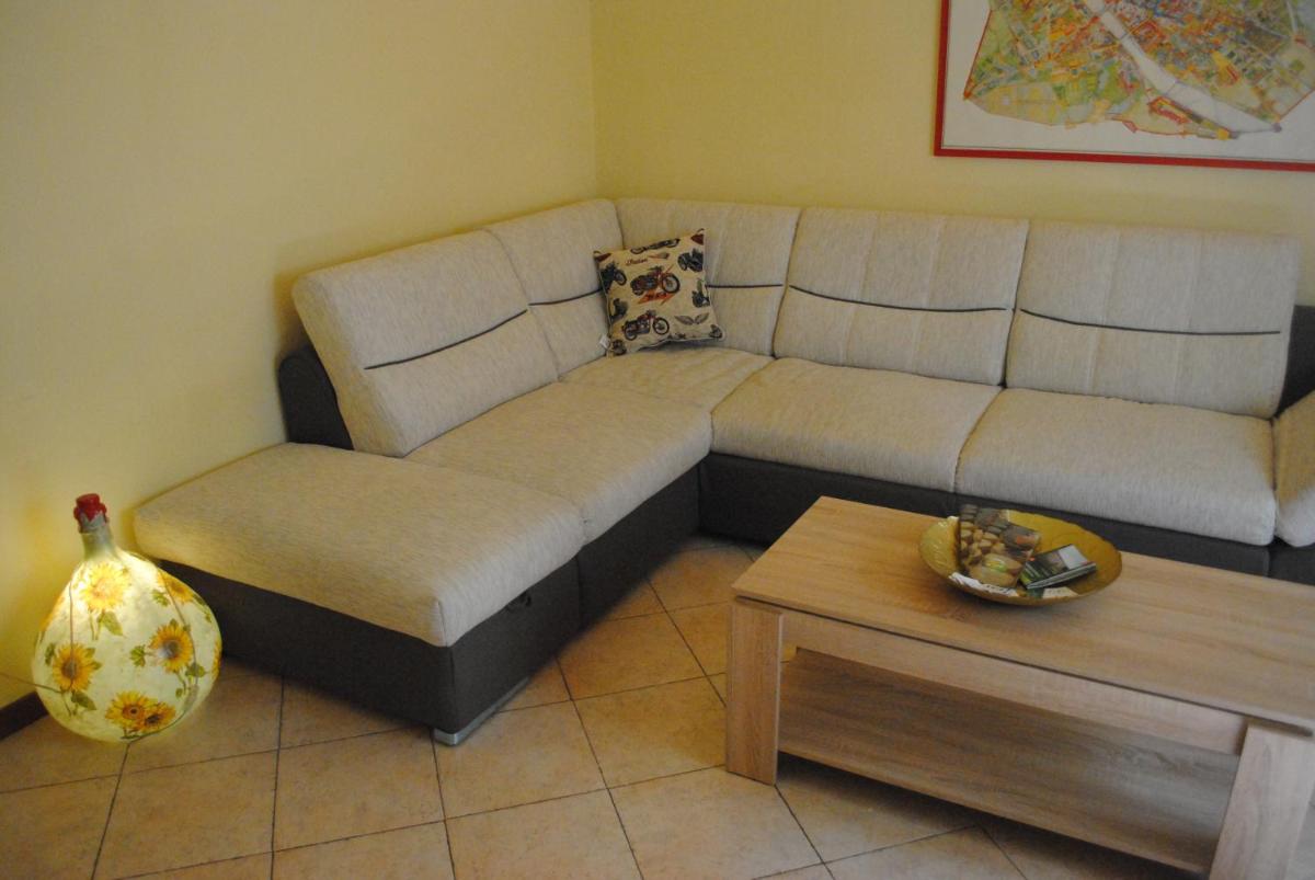 Apartment photo 3