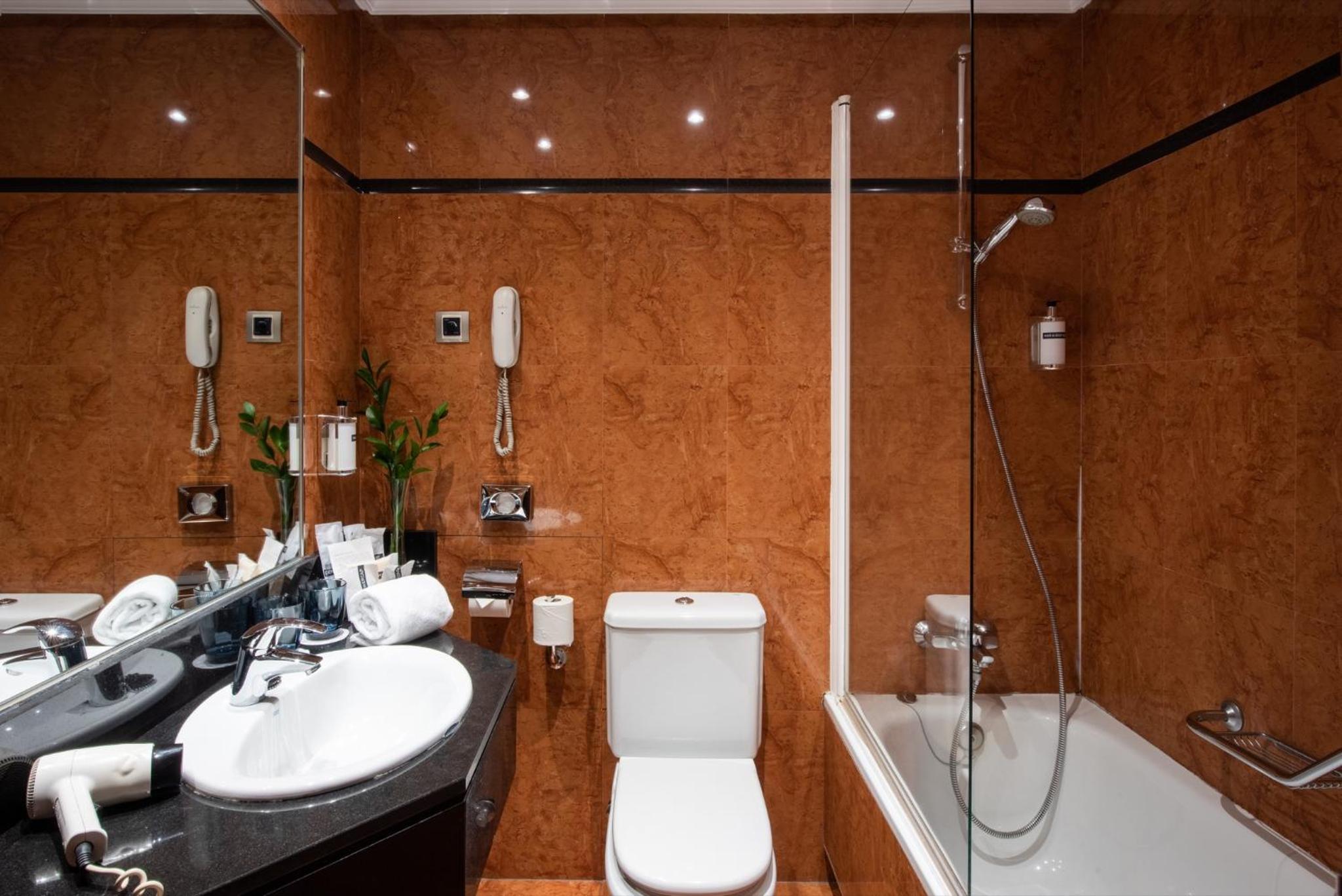 Triple Room - Photo 5