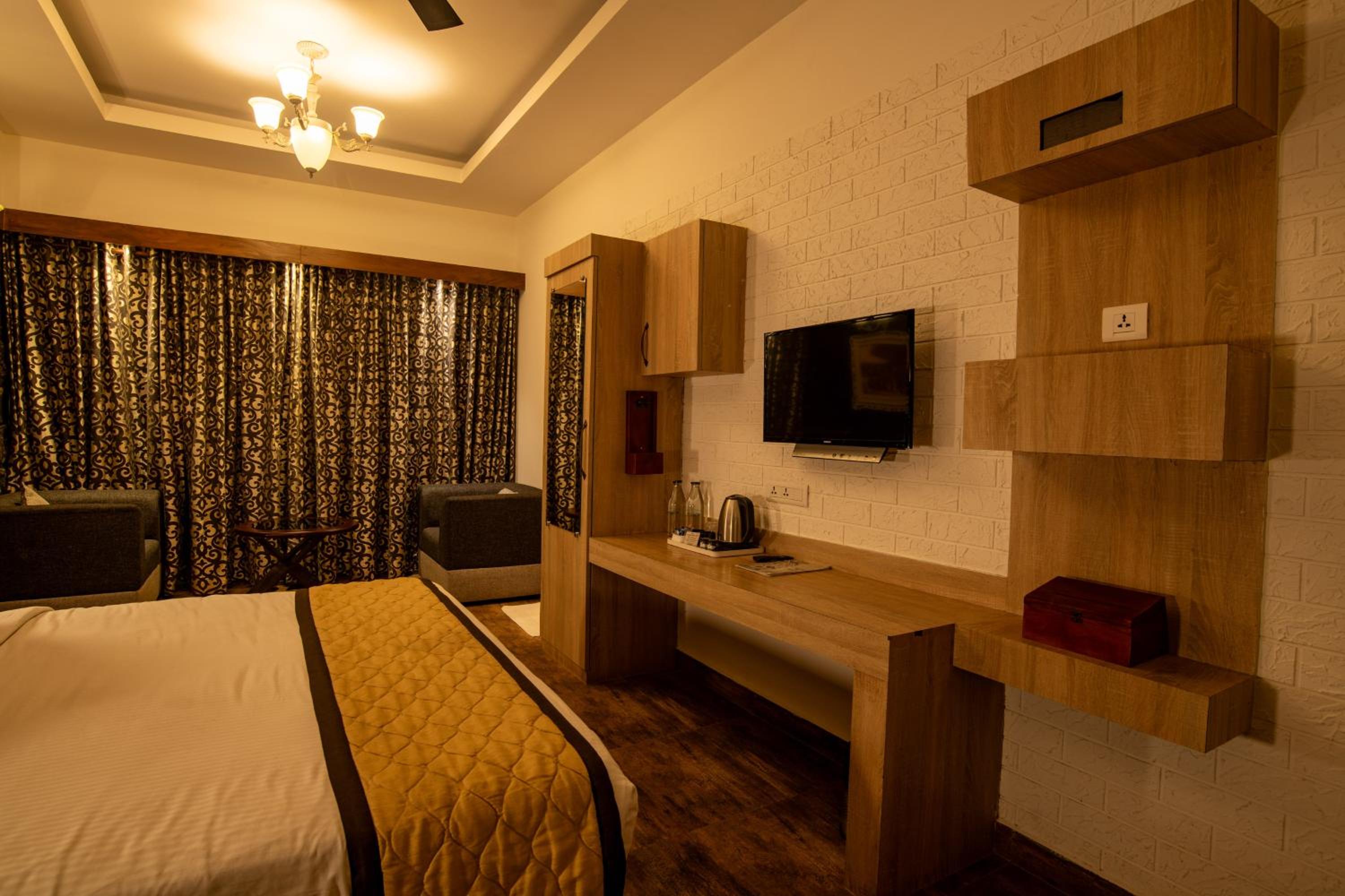 Deluxe Double or Twin Room with Balcony photo 1