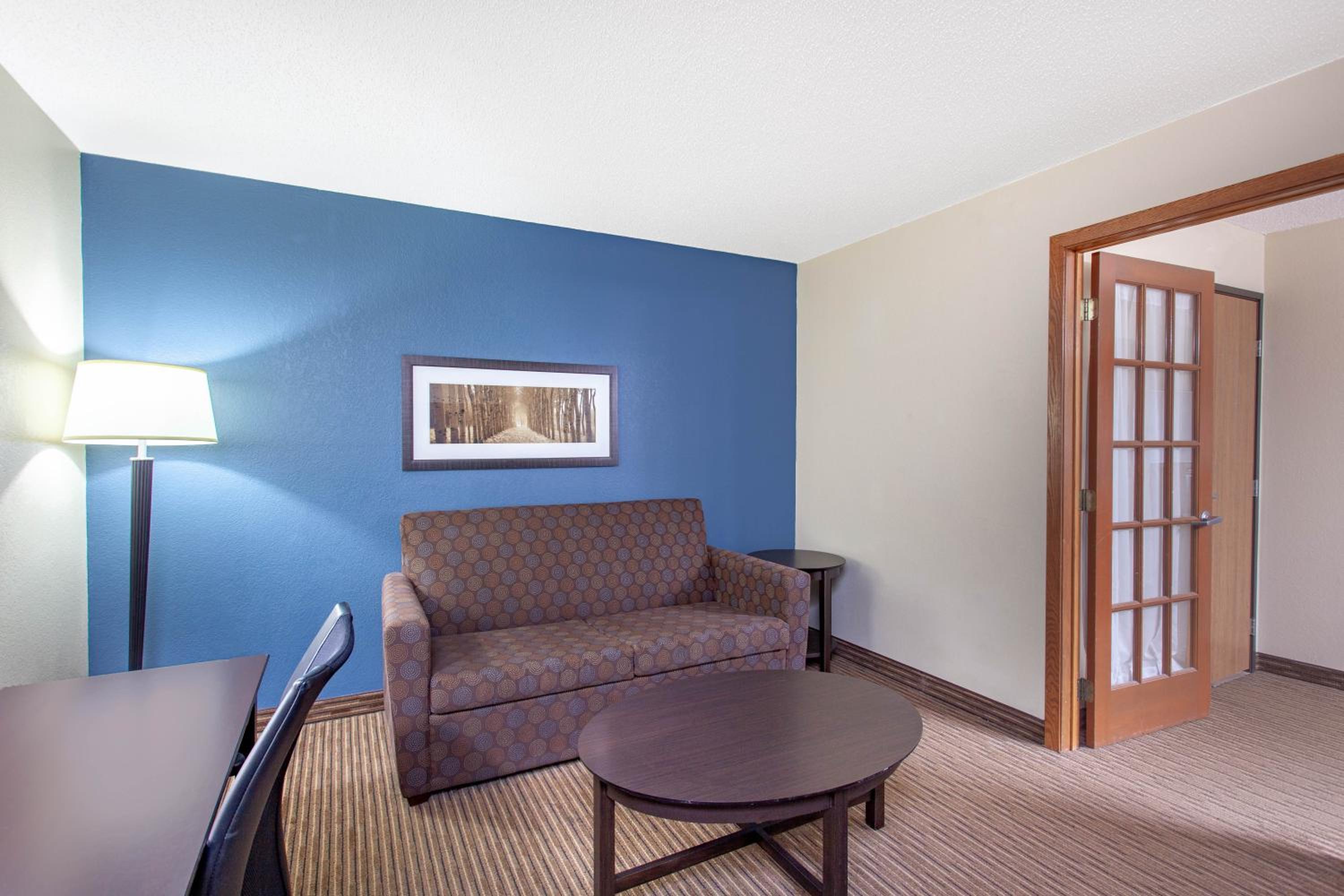 Superior King Studio Suite - Non-Smoking - Photo 4