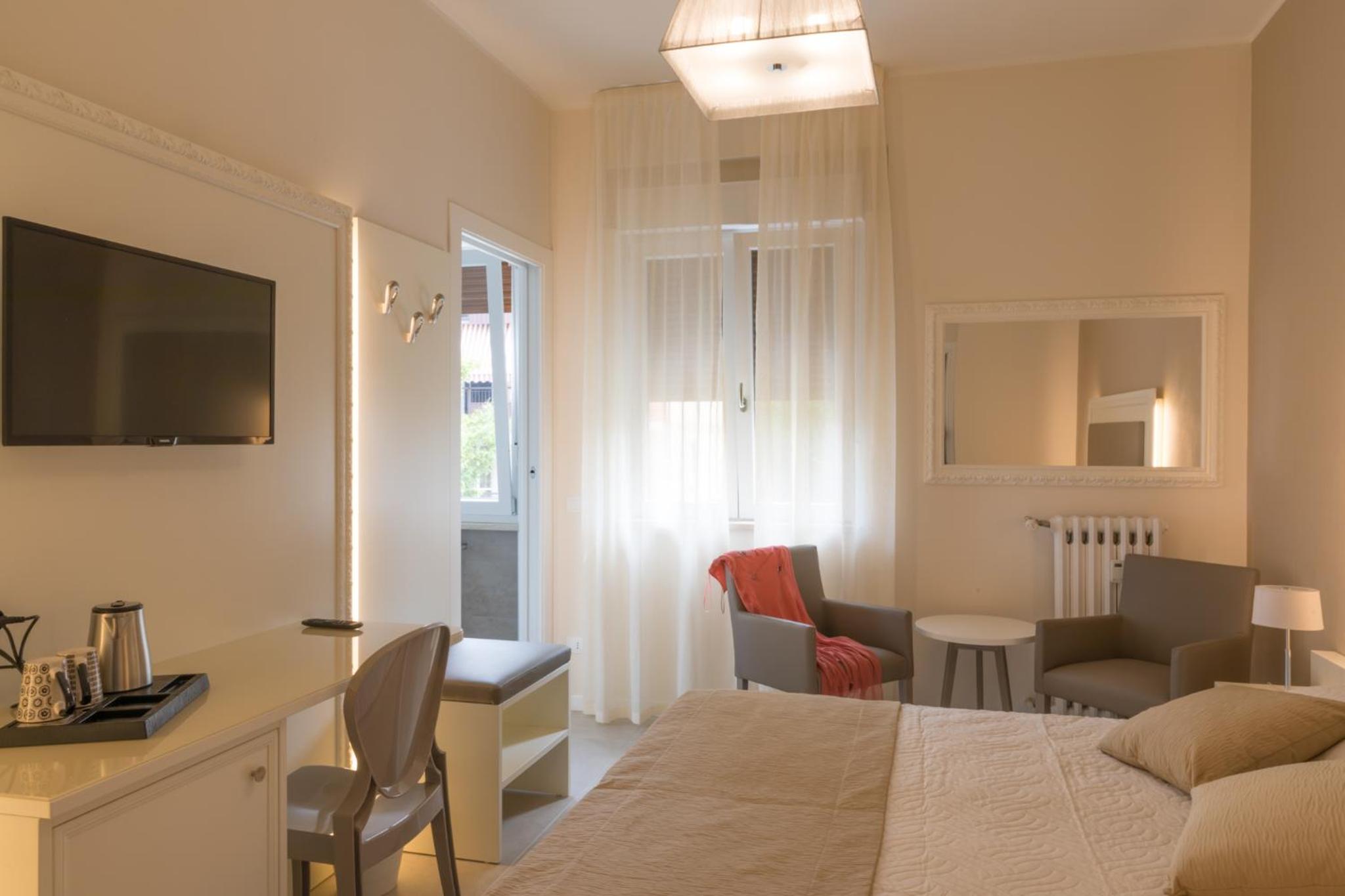 Deluxe Double Room - Photo 1
