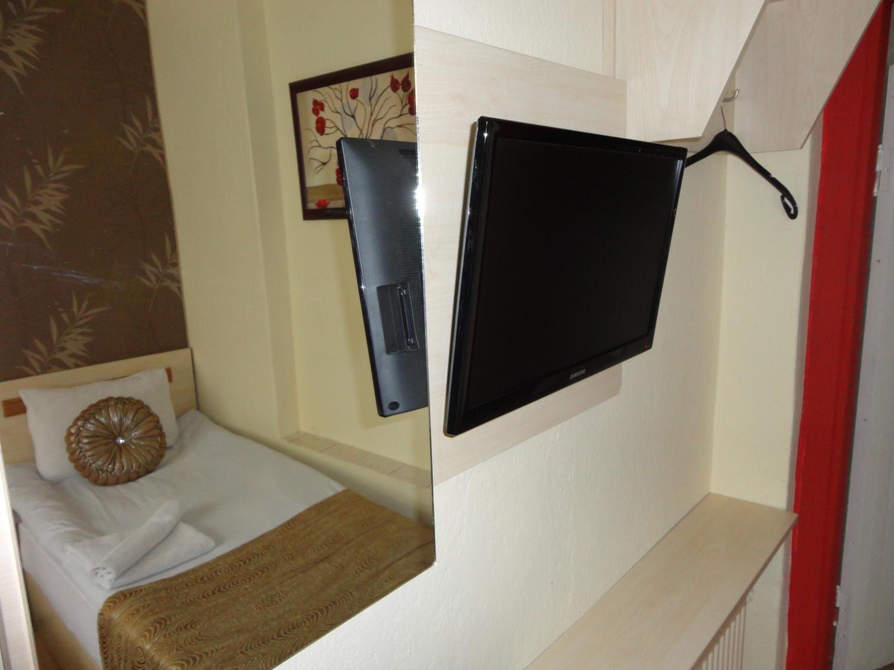 Economy Triple Room - Photo 4
