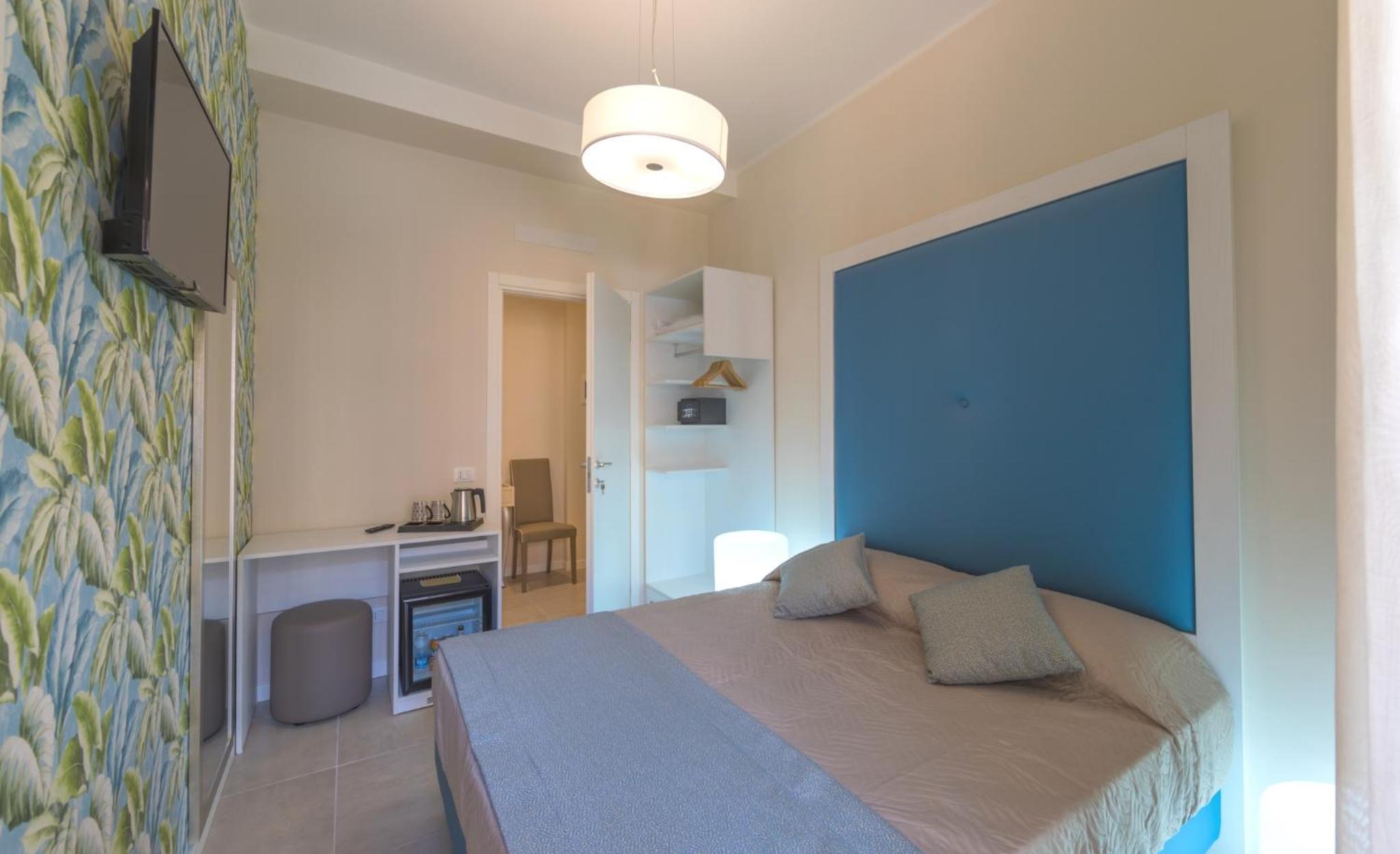 Standard Double or Twin Room with Balcony - Photo 1