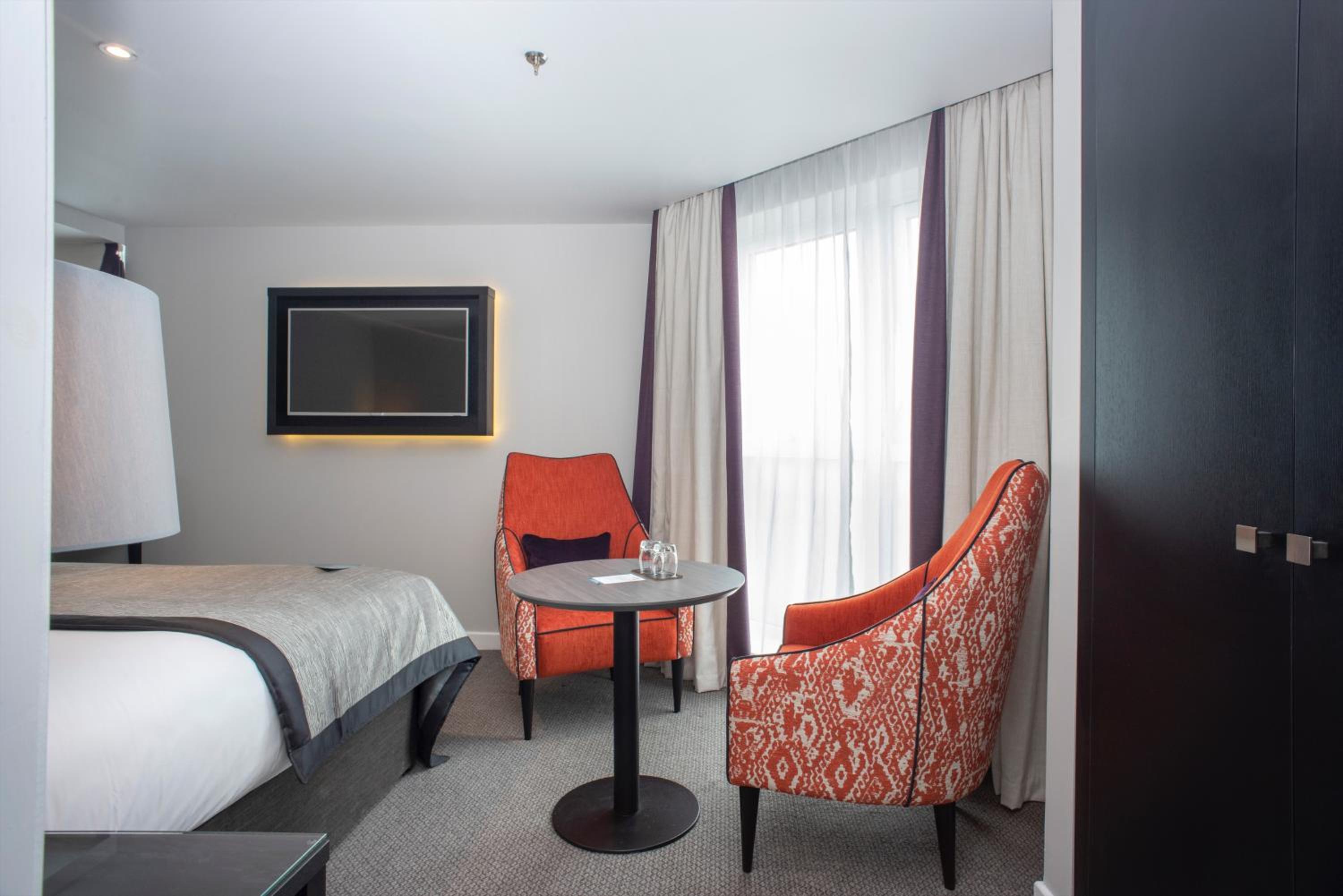 Superior King Room - Non-Smoking - Photo 3