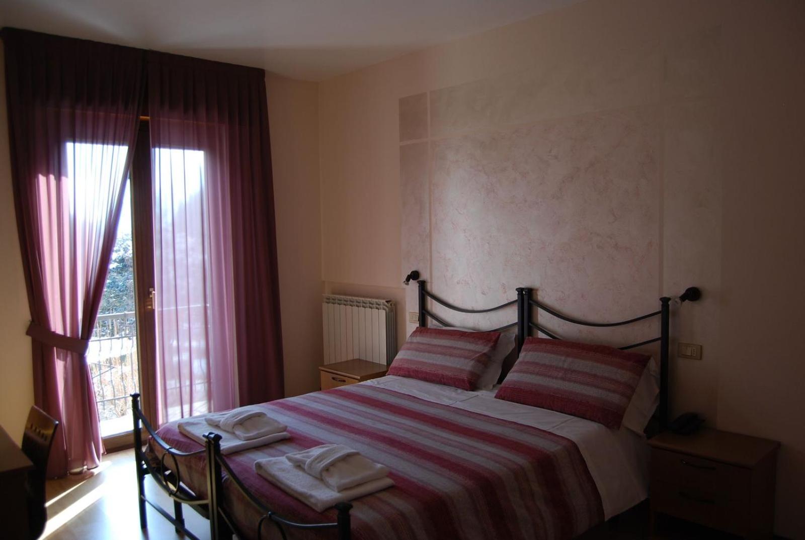 Double or Twin Room with Balcony photo 1