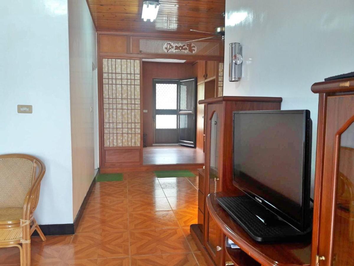 Family Room with Mountain View photo 1