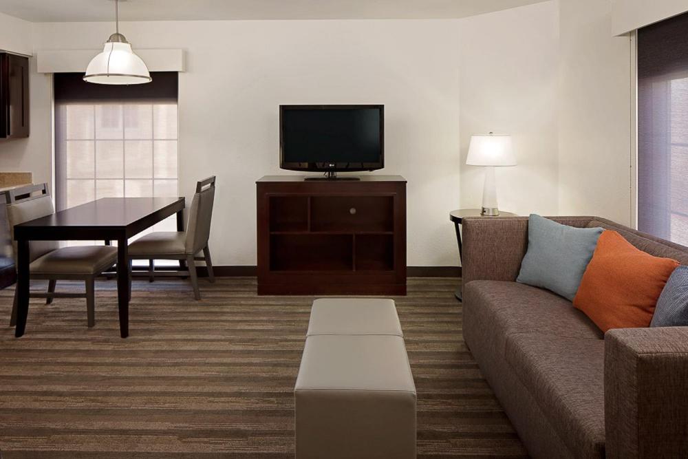 One-Bedroom King Suite - Photo 2