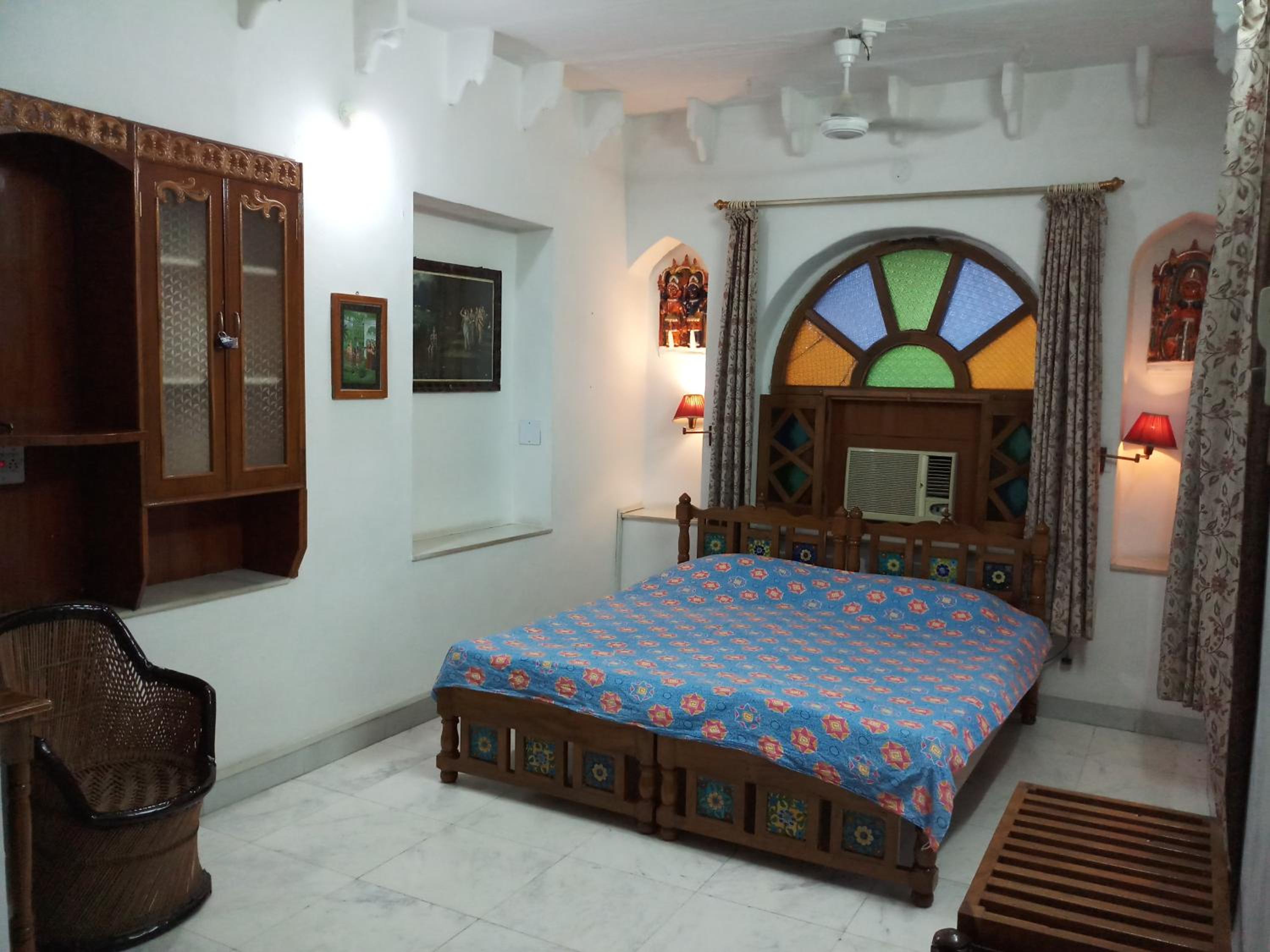 Small Double or Twin Room - Photo 1