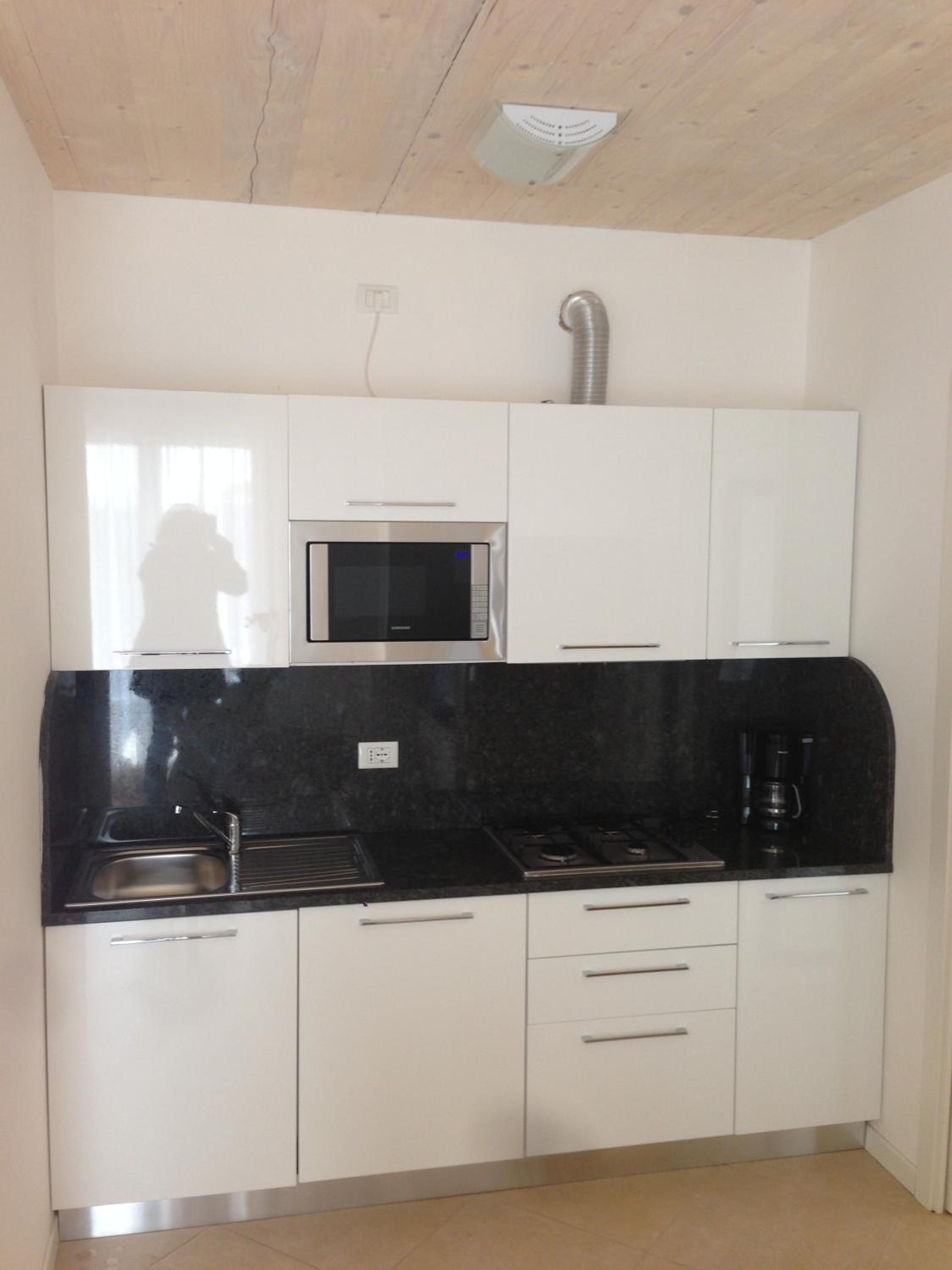 One-Bedroom Apartment (5 Adults) - Photo 9