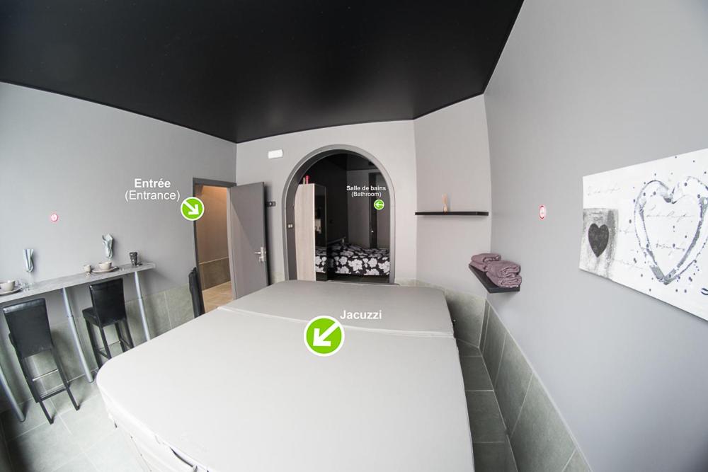 Suite - Photo 2