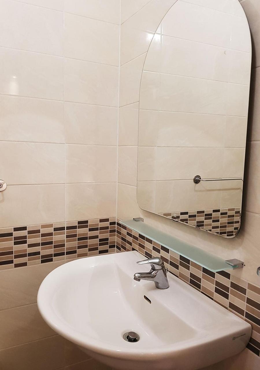 Double Room with Private Bathroom - Photo 4