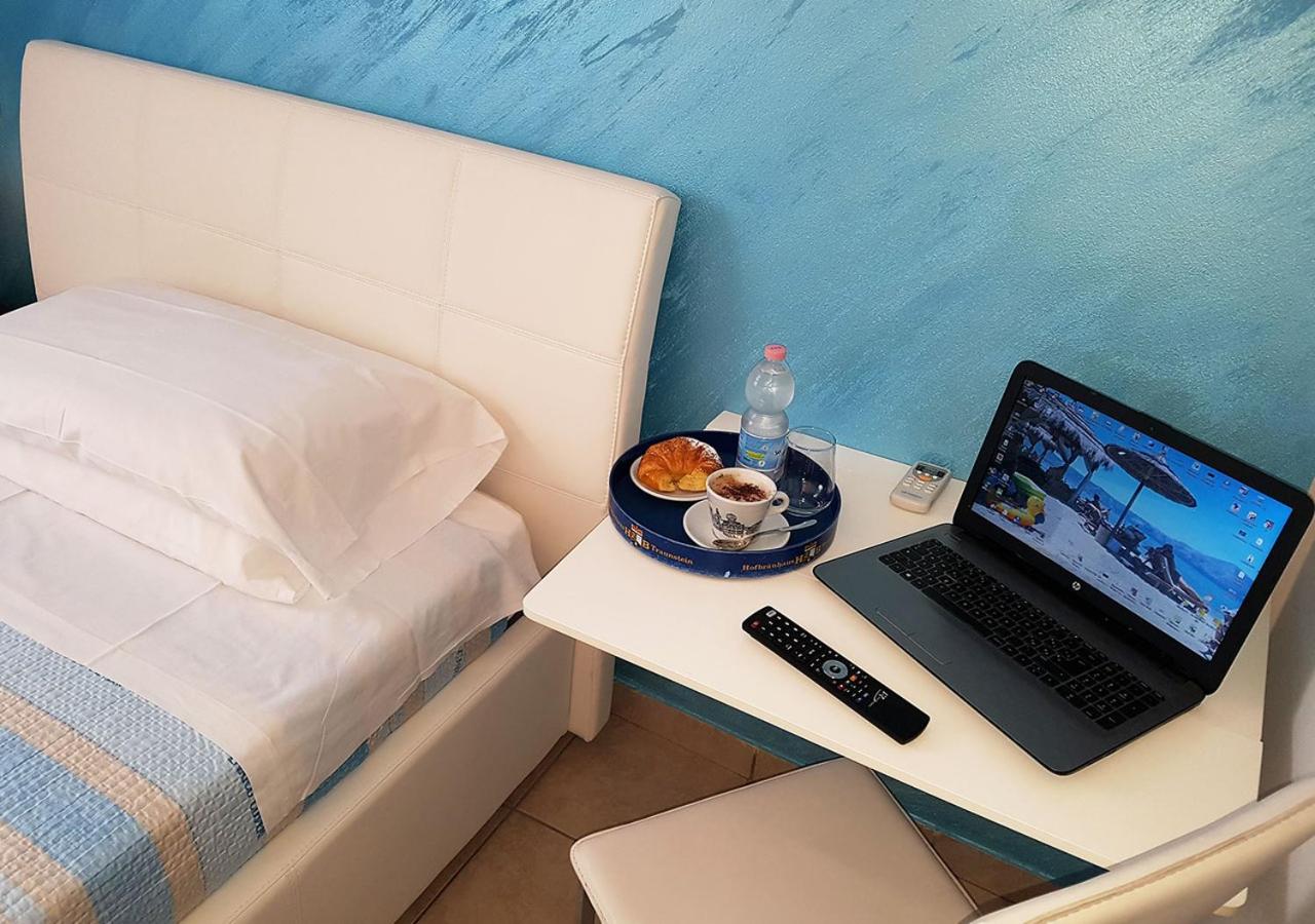 Single Room photo 3