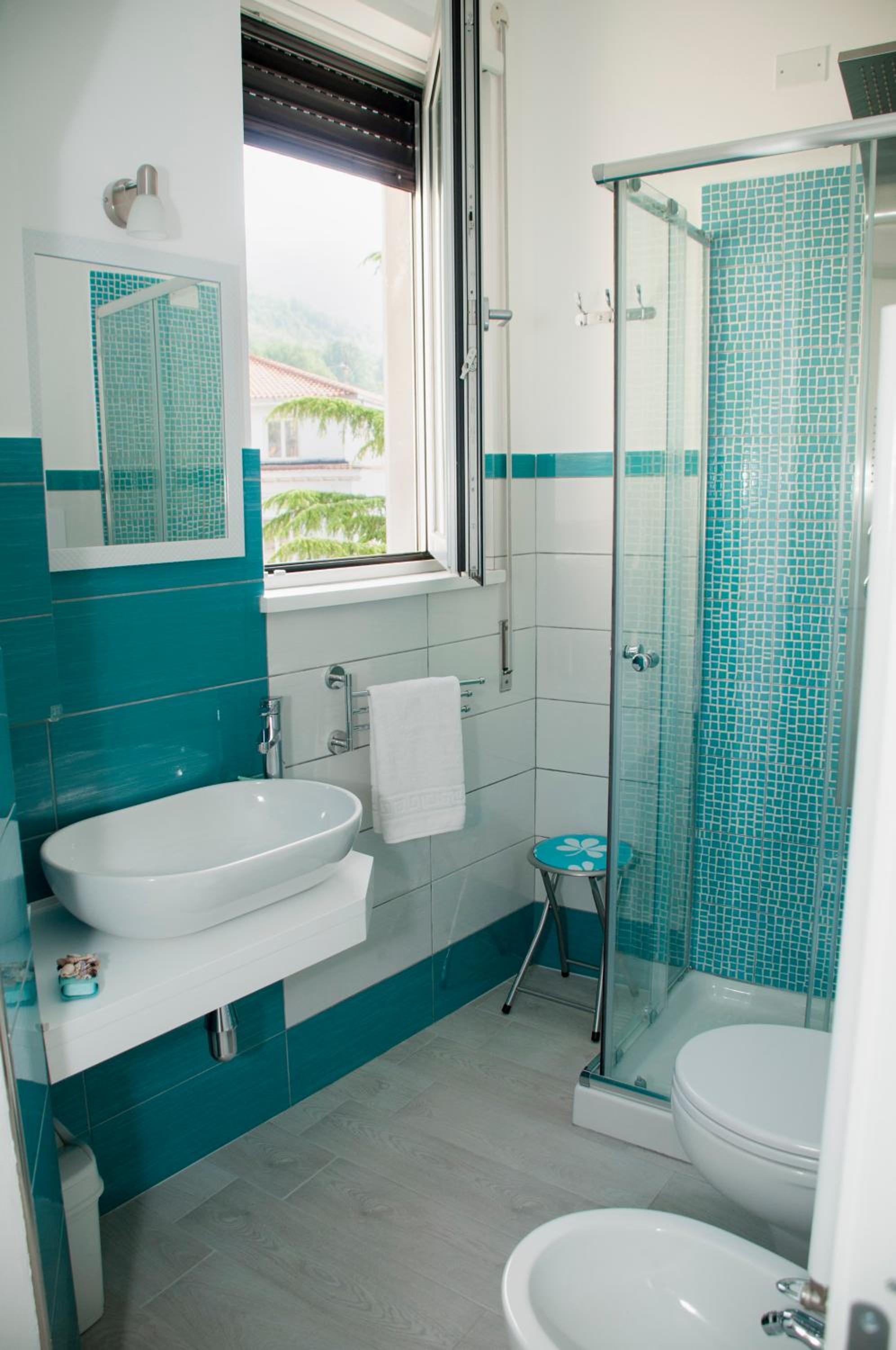 Triple Room with Private Bathroom - Photo 3
