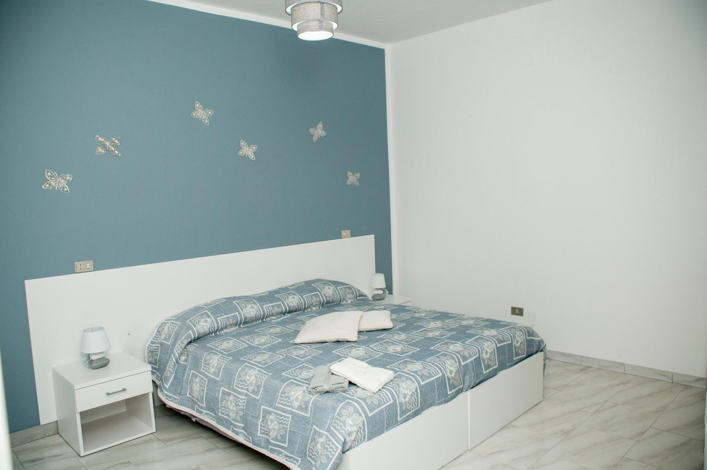 Quadruple Room with Private Bathroom - Photo 12