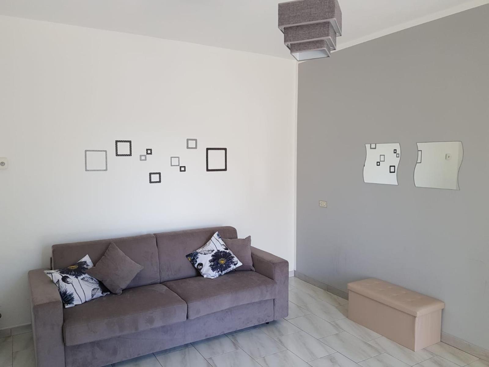 Quadruple Room with Private Bathroom - Photo 11