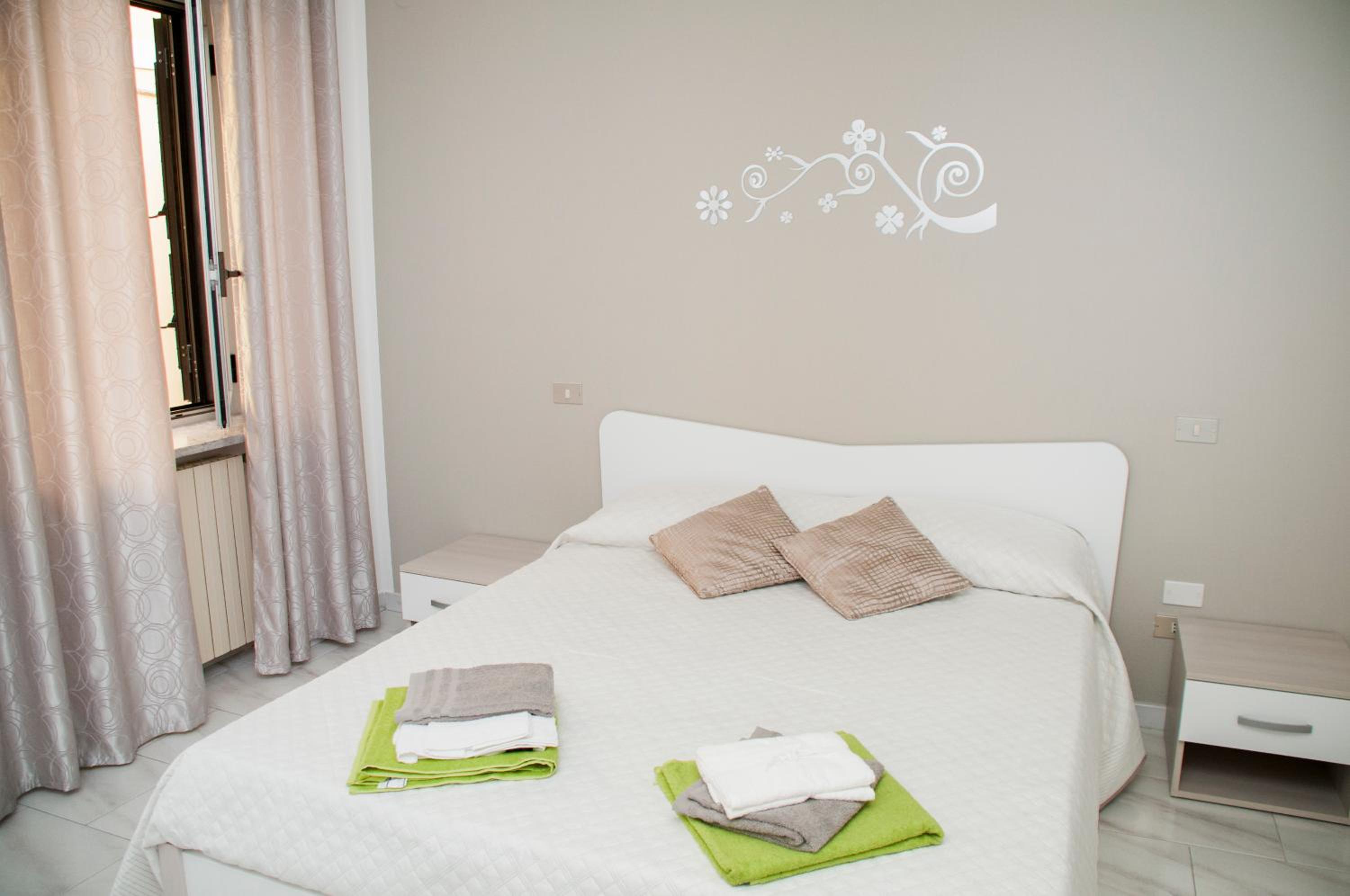 Triple Room with Private Bathroom - Photo 4