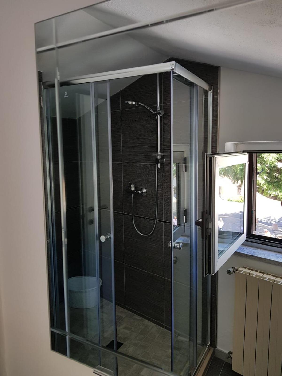 Quadruple Room with Private Bathroom - Photo 8